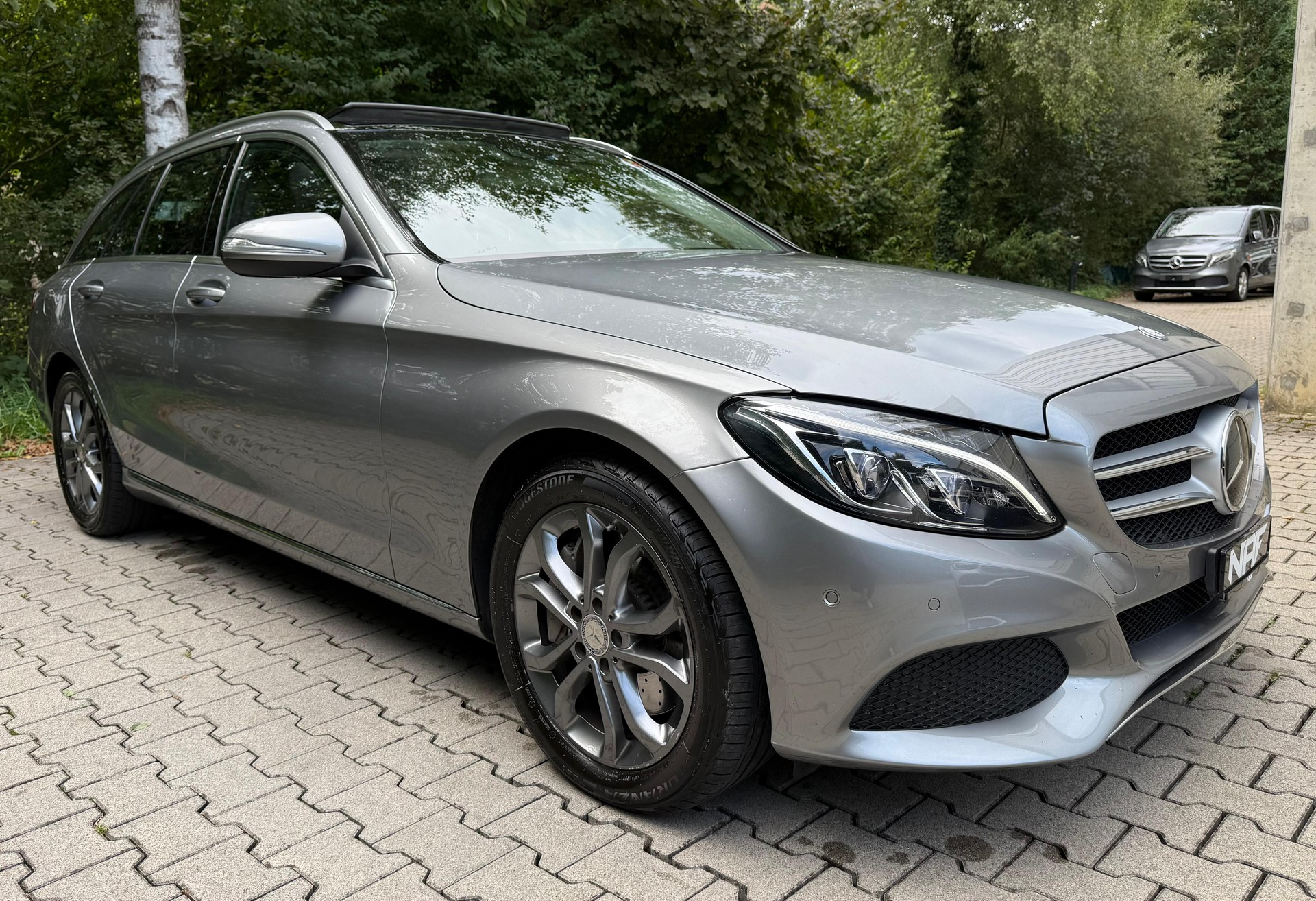 MERCEDES-BENZ C 400 Avantgarde 4Matic 7G-Tronic-image-6