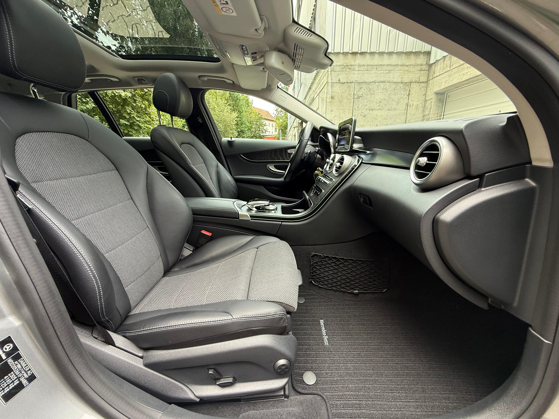 MERCEDES-BENZ C 400 Avantgarde 4Matic 7G-Tronic-image-16