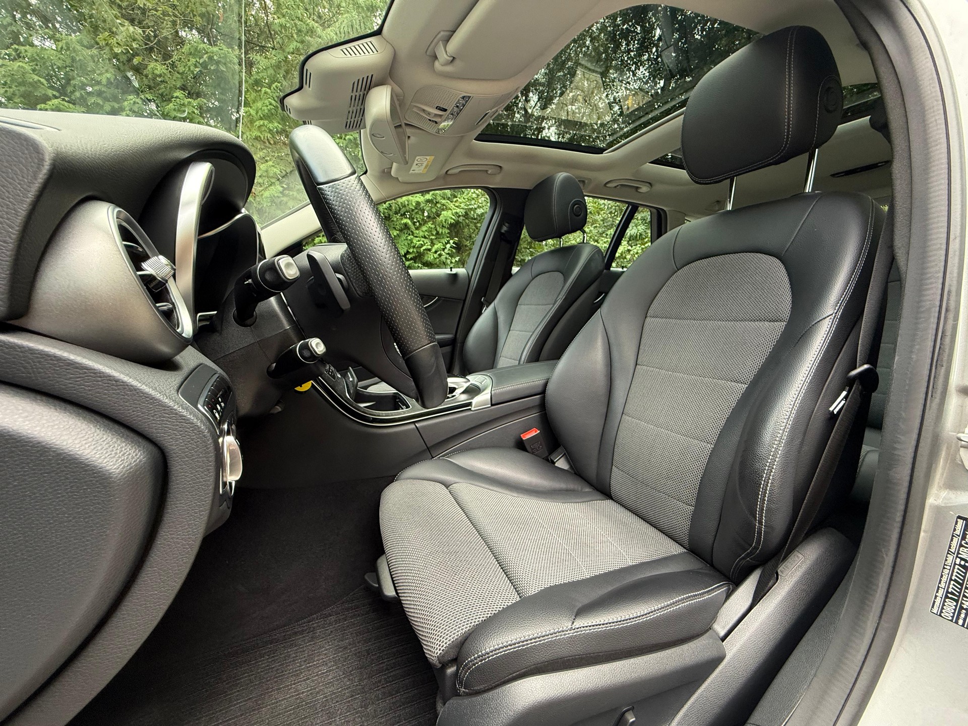 MERCEDES-BENZ C 400 Avantgarde 4Matic 7G-Tronic-image-12
