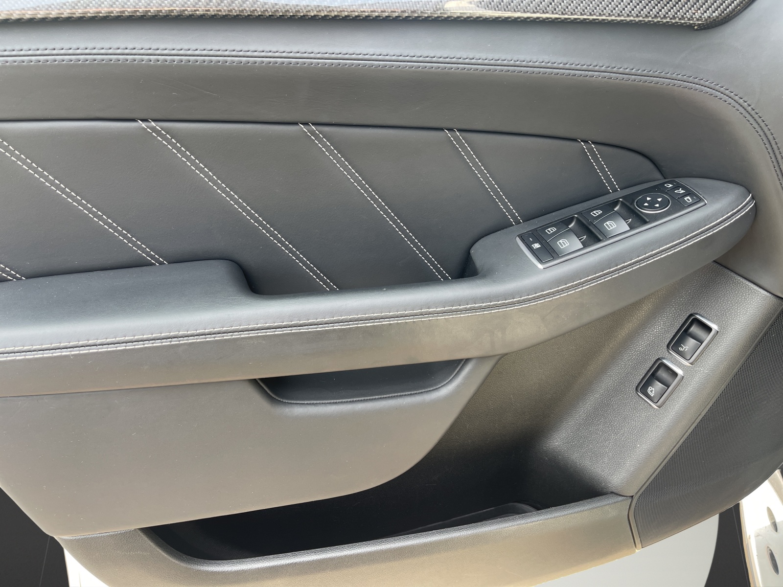 MERCEDES-BENZ GLE 63 S AMG 4Matic Speedshift Plus 7G-Tronic-image-9