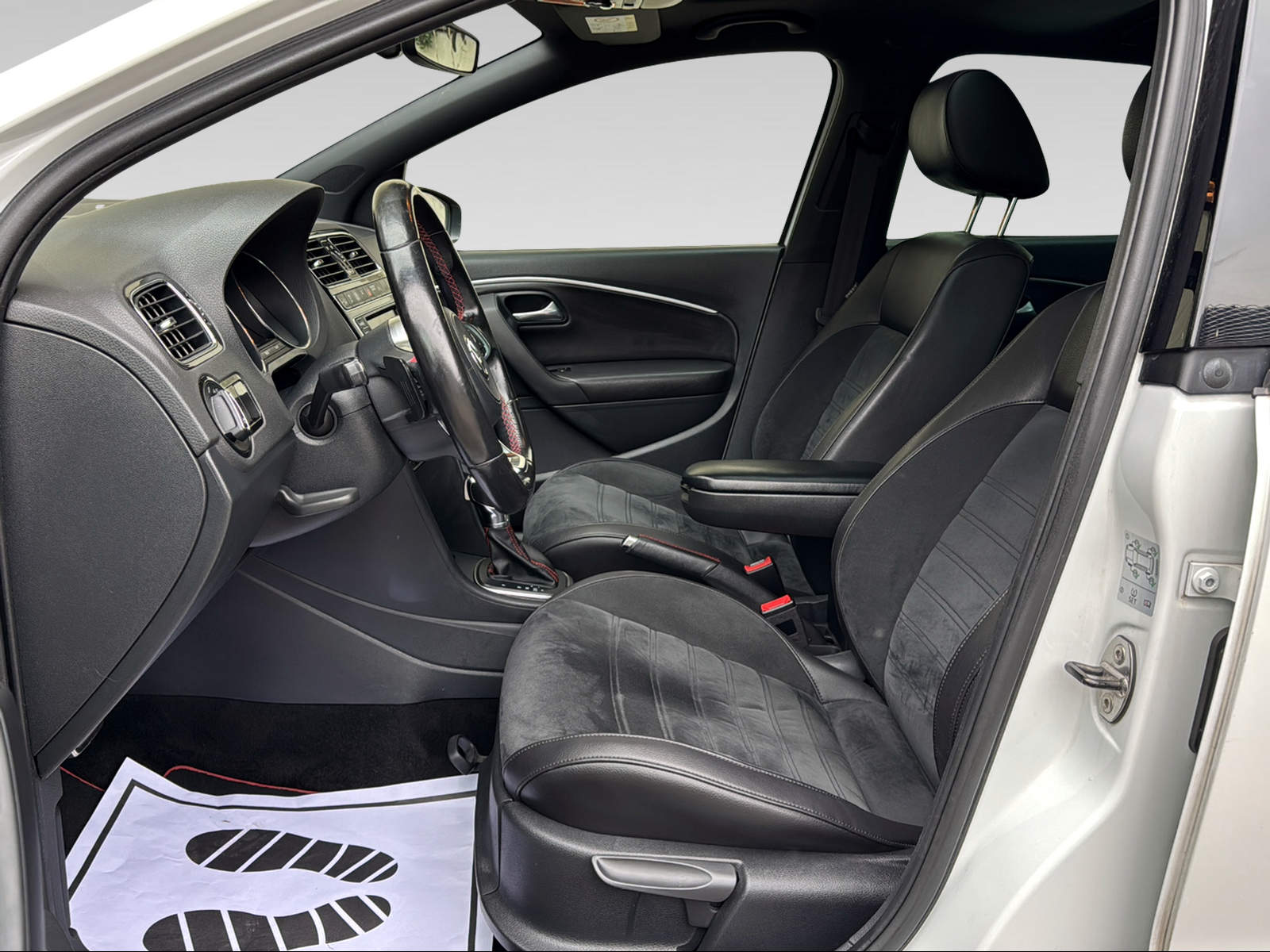 VW Polo 1.8 TSI GTI DSG *CH-Fahrzeug*-image-10
