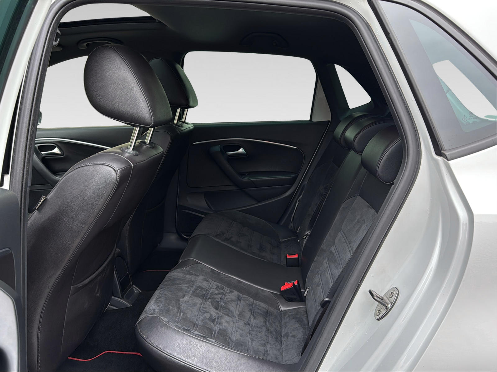 VW Polo 1.8 TSI GTI DSG *CH-Fahrzeug*-image-11