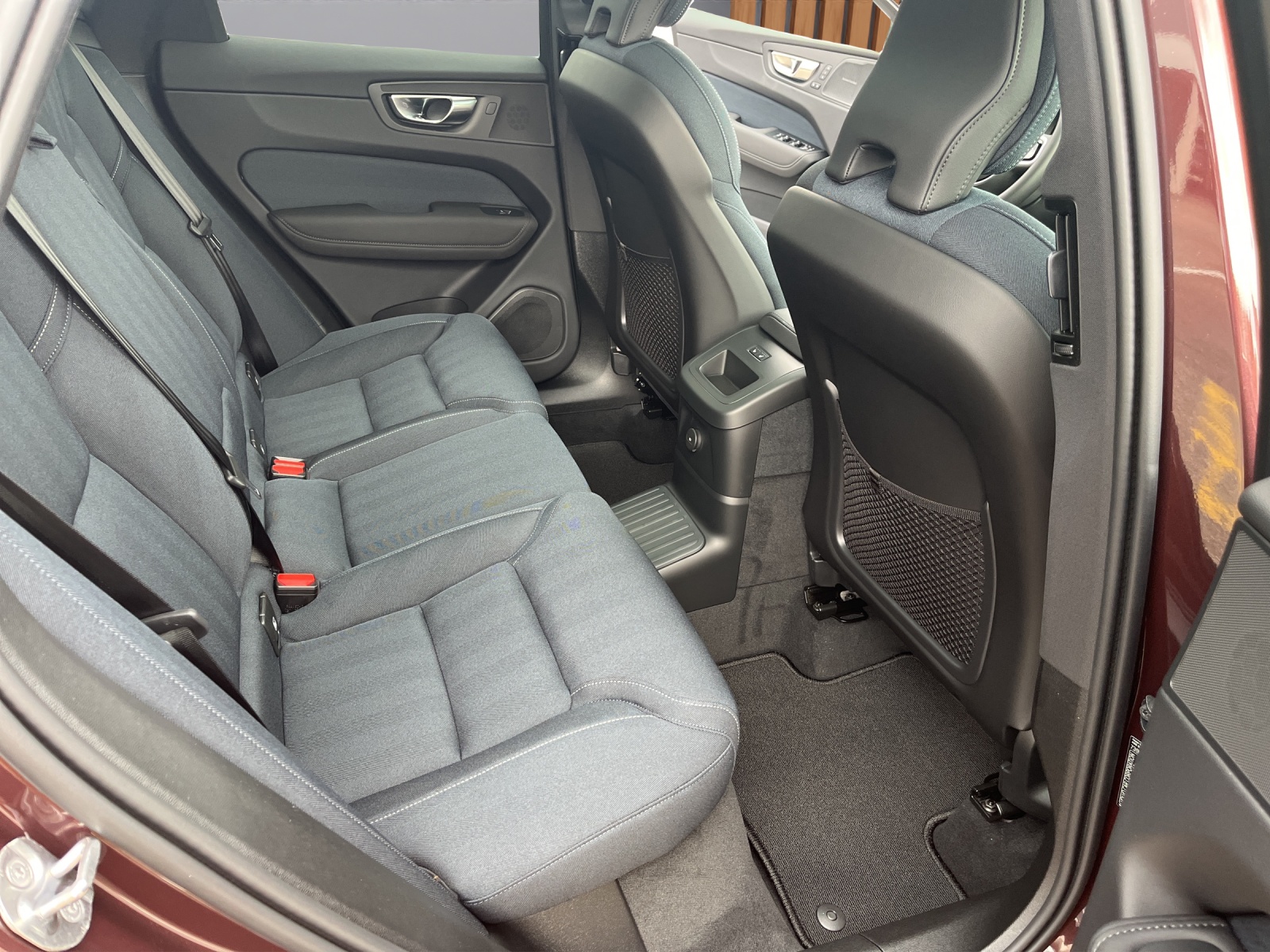 VOLVO XC60 2.0 T6 TE Ultra Dark eAWD-image-11
