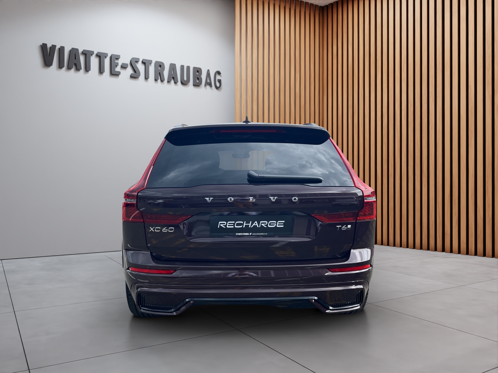 VOLVO XC60 2.0 T6 TE Ultra Dark eAWD-showroom-element-3