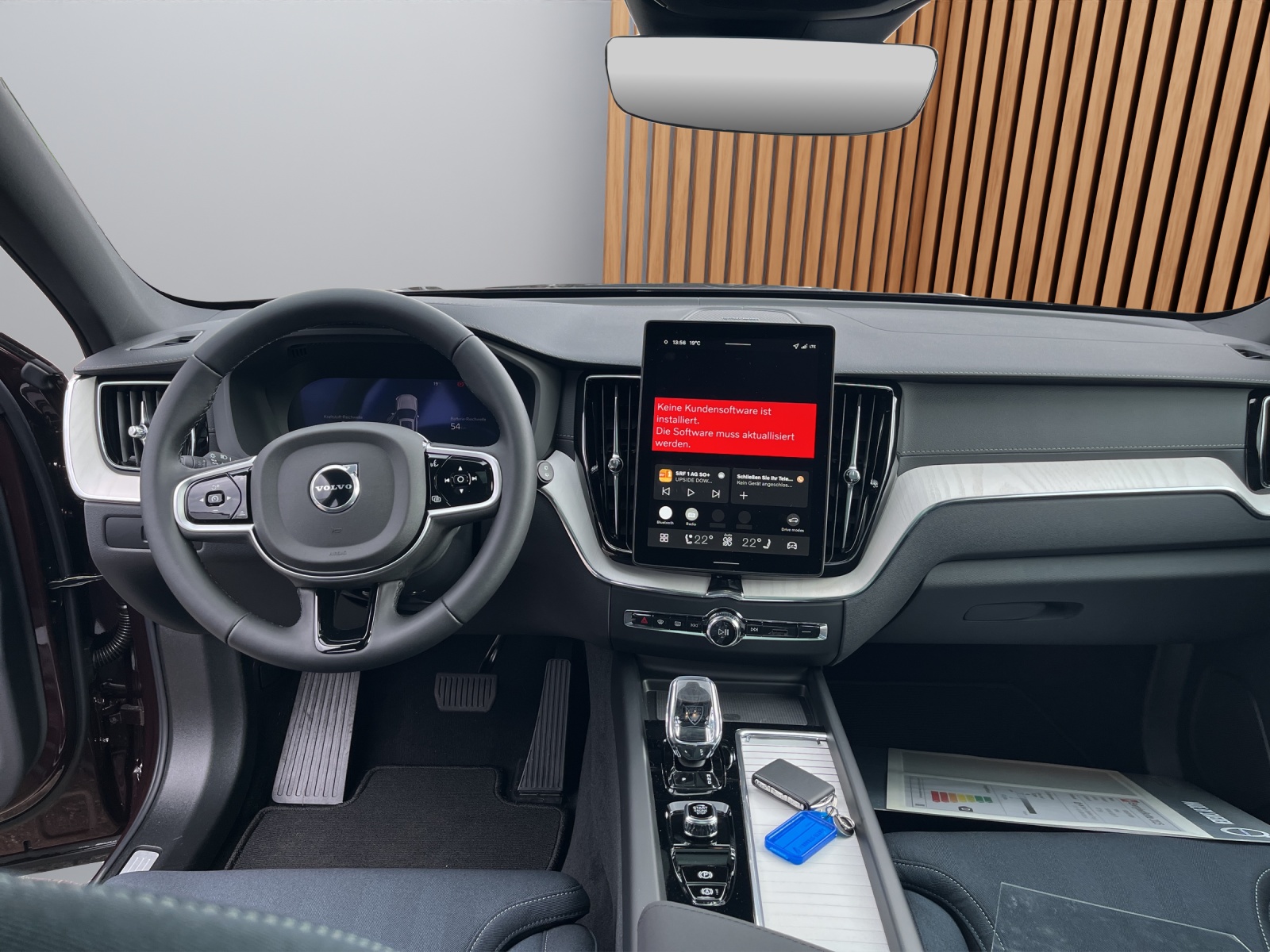 VOLVO XC60 2.0 T6 TE Ultra Dark eAWD-image-14