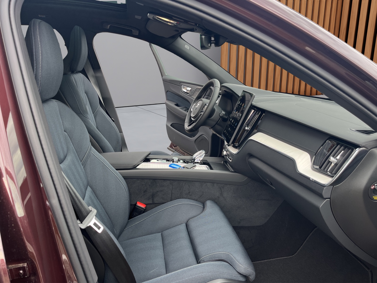 VOLVO XC60 2.0 T6 TE Ultra Dark eAWD-image-10