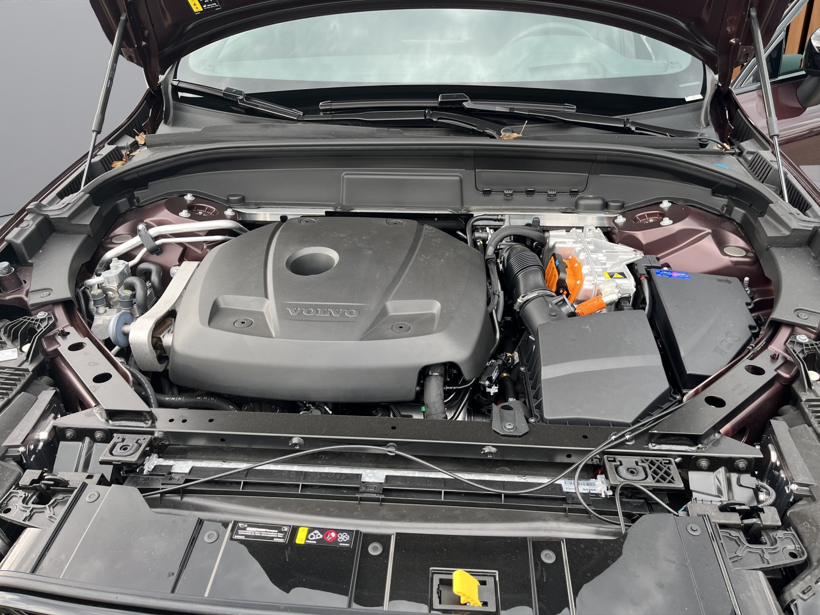 VOLVO XC60 2.0 T6 TE Ultra Dark eAWD-image-22