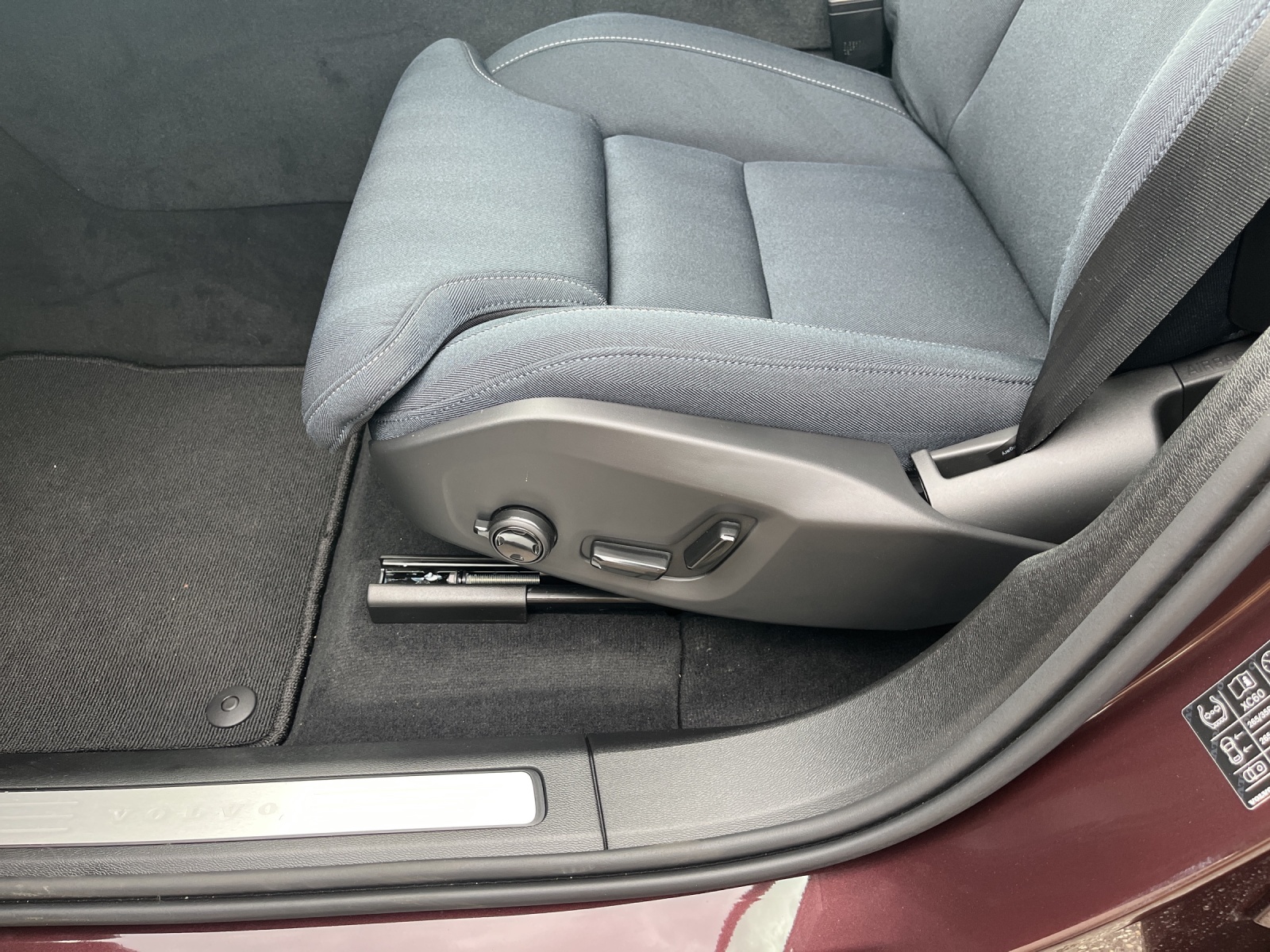 VOLVO XC60 2.0 T6 TE Ultra Dark eAWD-image-23