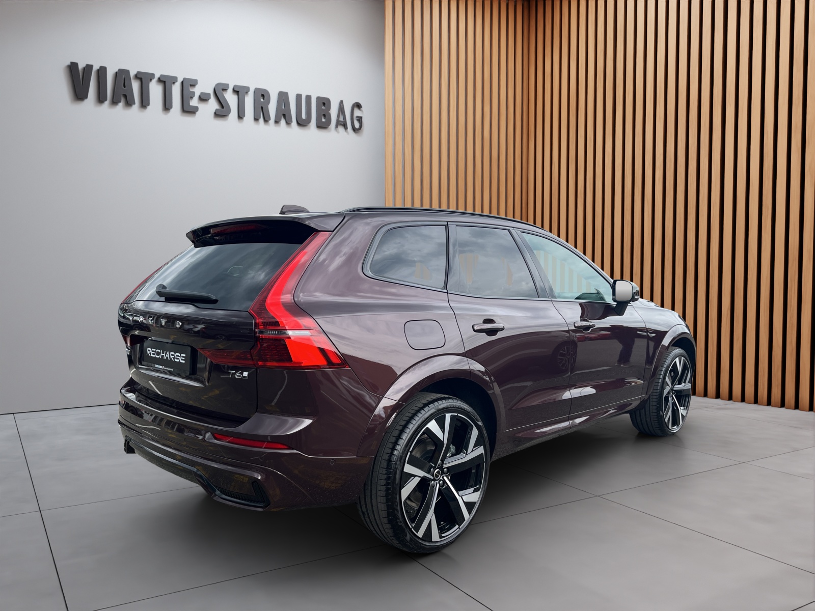 VOLVO XC60 2.0 T6 TE Ultra Dark eAWD-image-4