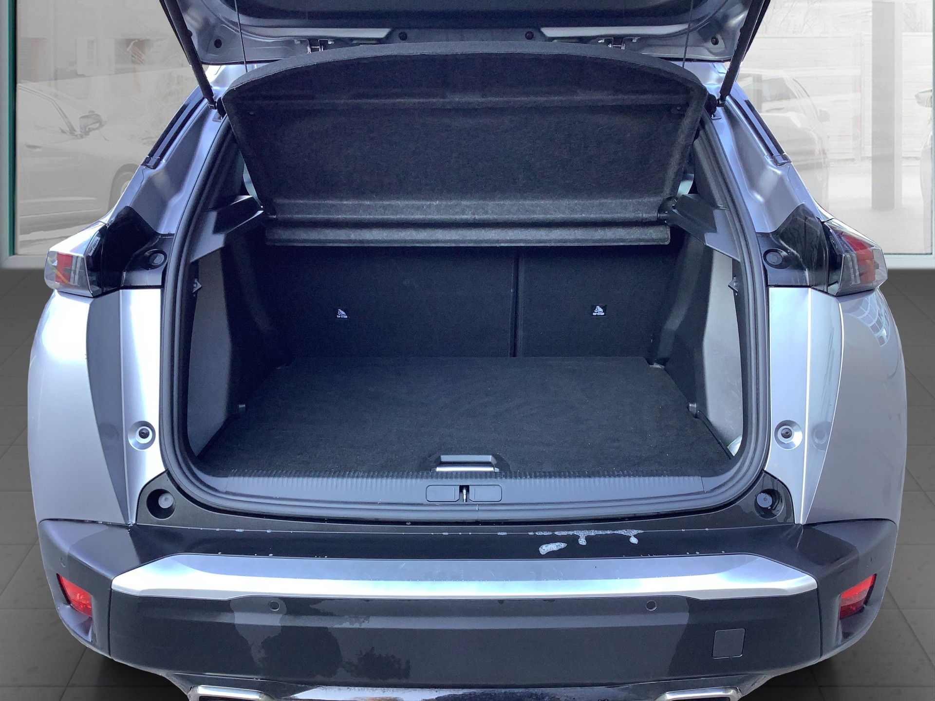 PEUGEOT 2008 1.2 PureTech Allure-image-12