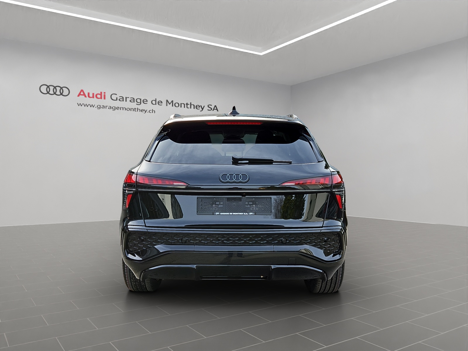 AUDI Q3 SUV 110 kW TFSI S tronic-image-4