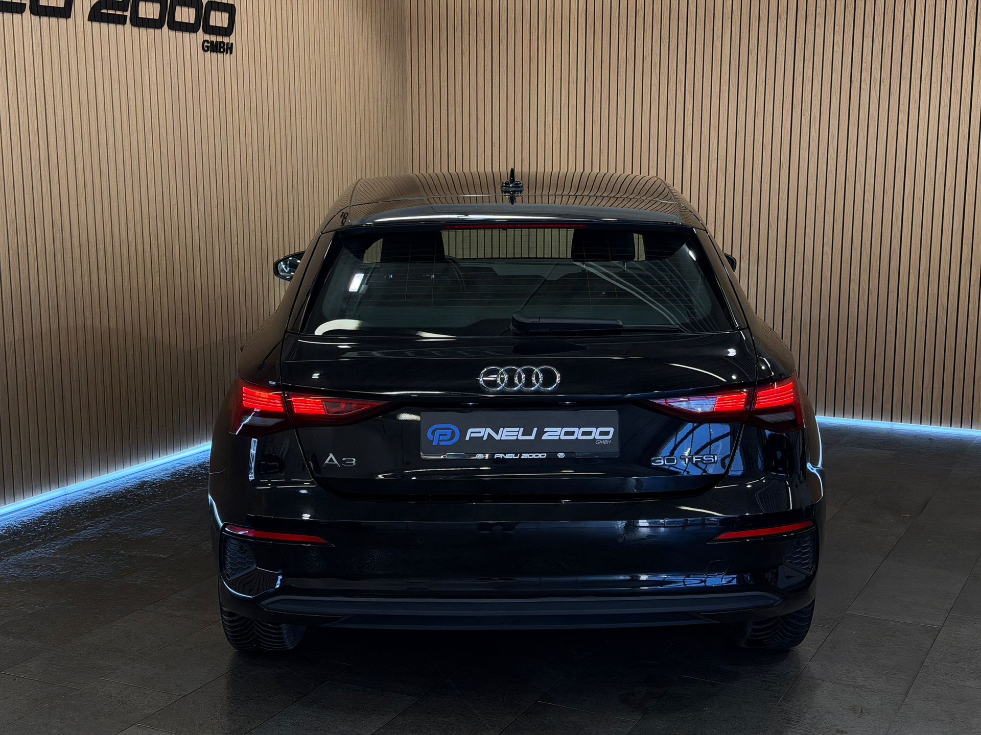 AUDI A3 Sportback 30 S line S-tronic-image-3