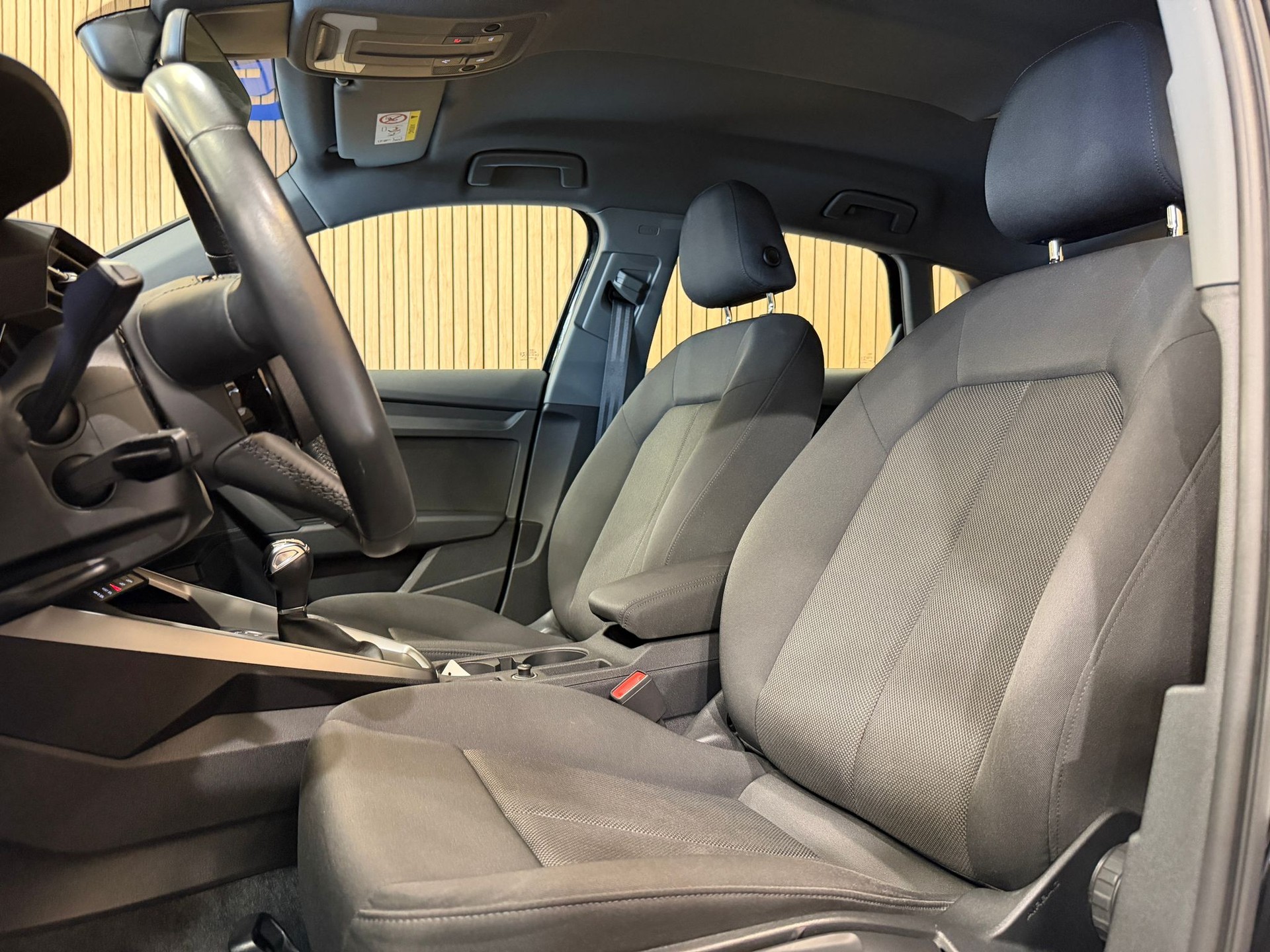 AUDI A3 Sportback 30 S line S-tronic-image-5