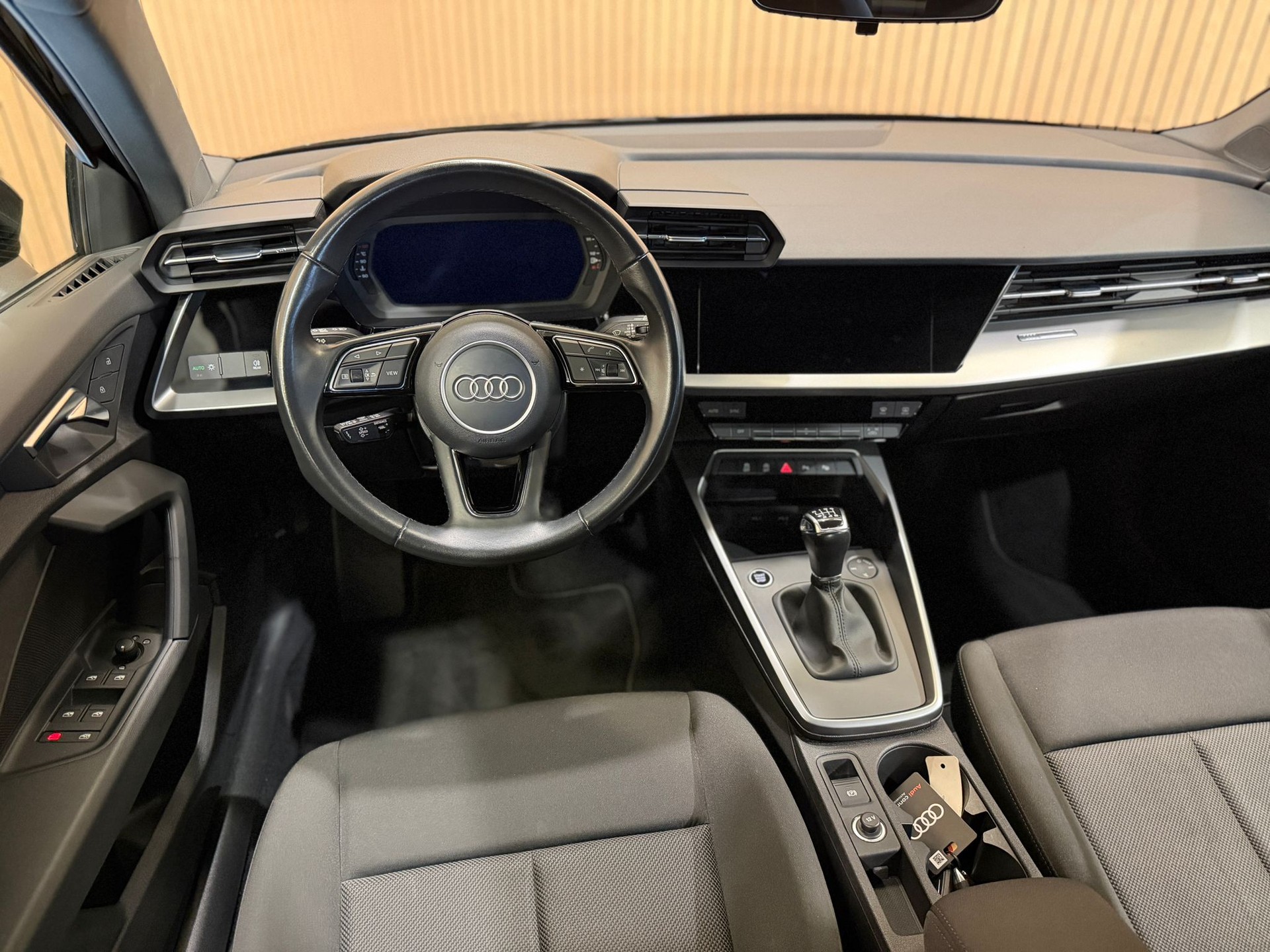 AUDI A3 Sportback 30 S line S-tronic-image-6