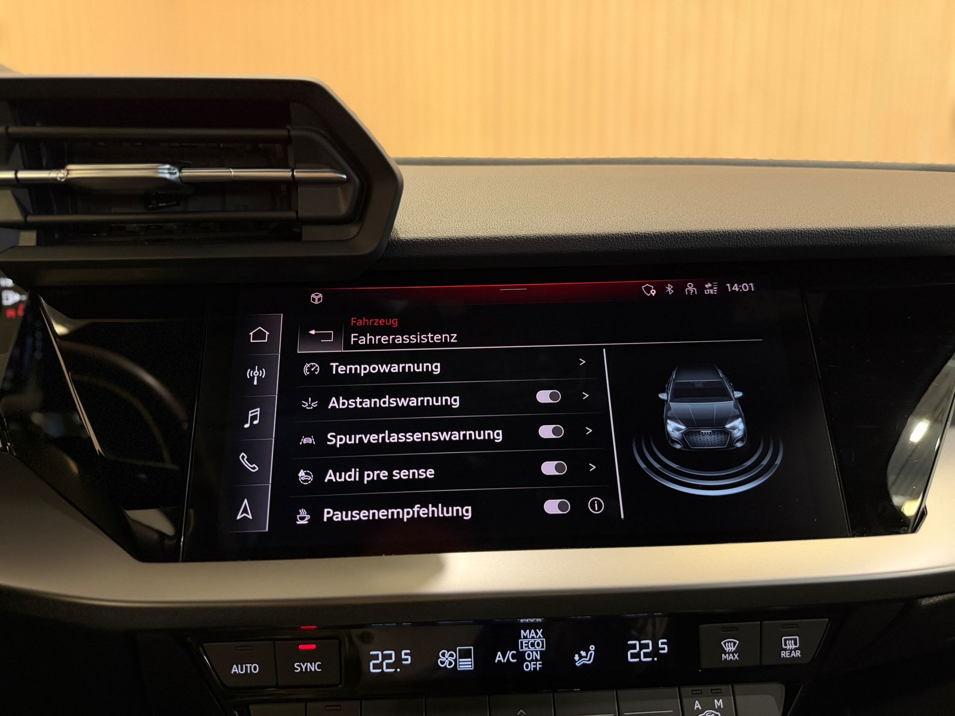 AUDI A3 Sportback 30 S line S-tronic-image-14