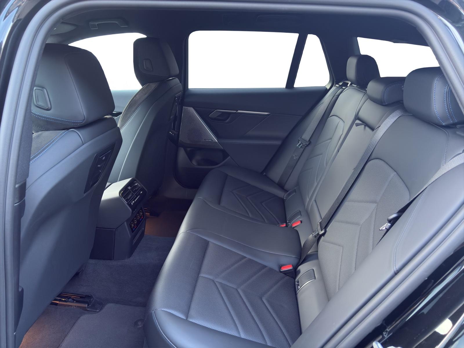 BMW 530e xDrive Touring-image-14