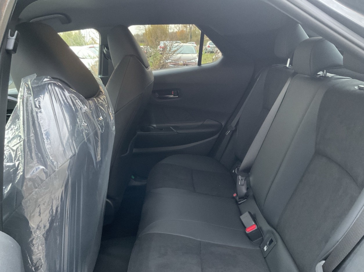 TOYOTA C-HR 2.0 PHEV CVT GR Sport-image-3