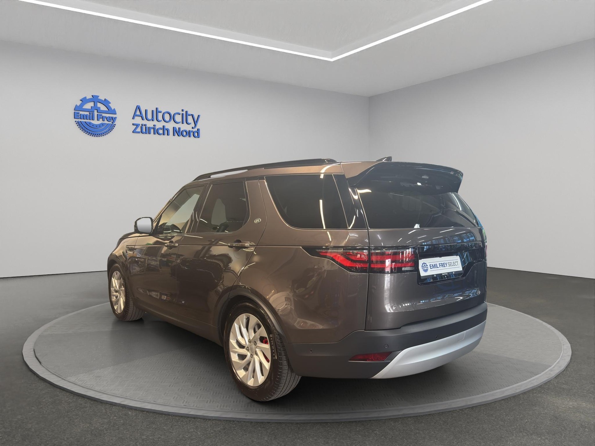 LAND ROVER Discovery 3.0 D I6 300 S-image-2