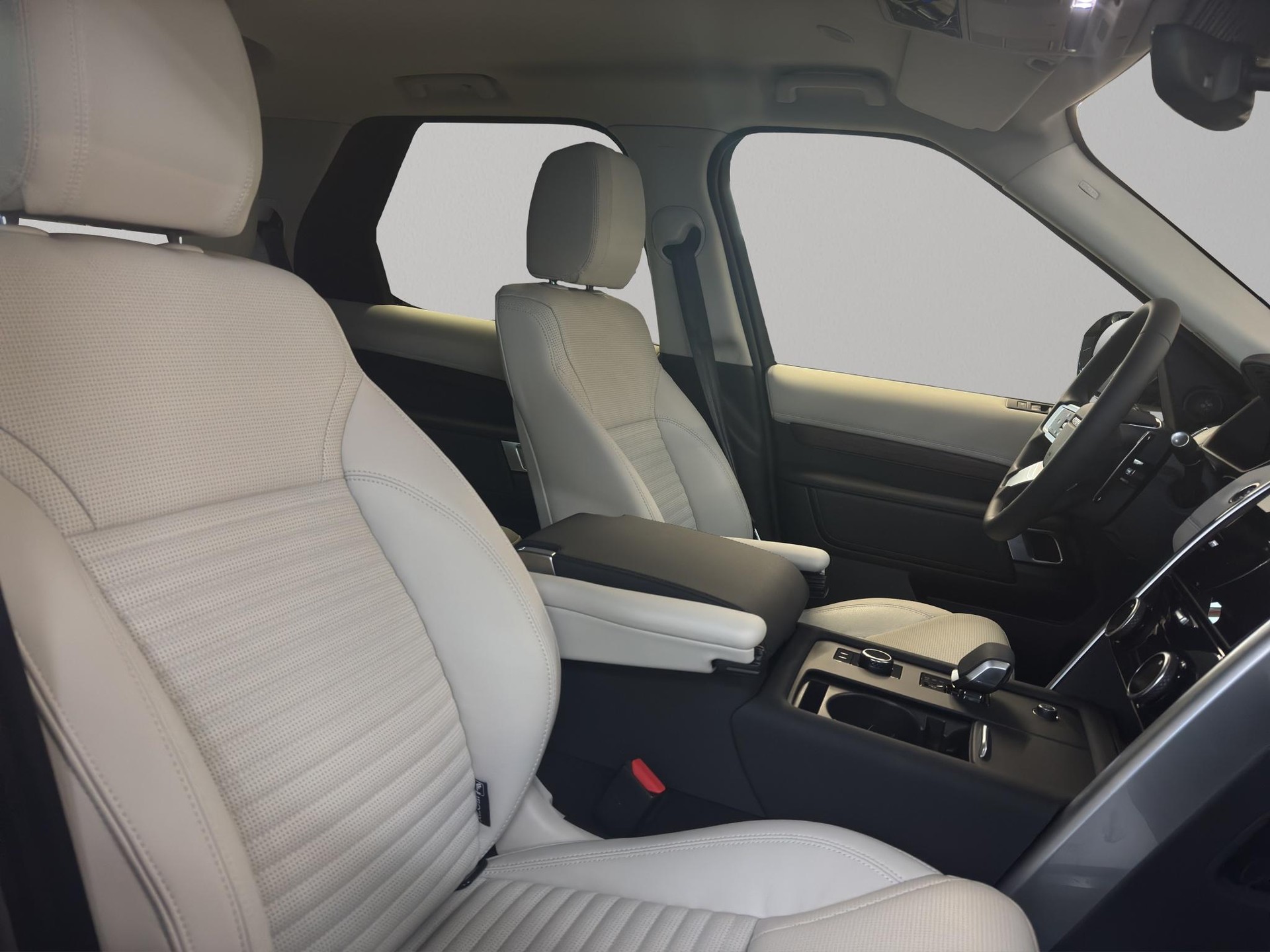LAND ROVER Discovery 3.0 D I6 300 S-image-7