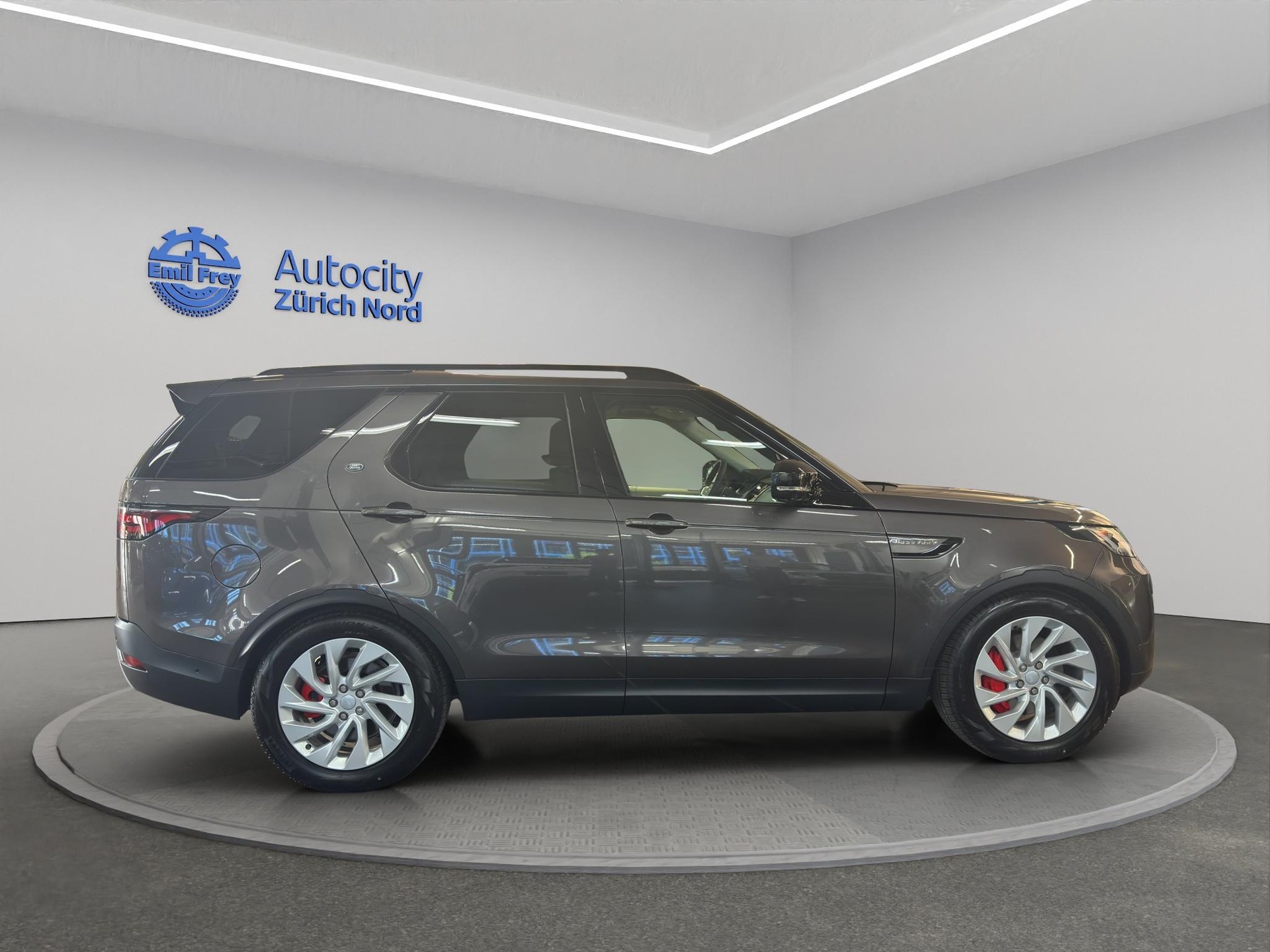 LAND ROVER Discovery 3.0 D I6 300 S-image-4