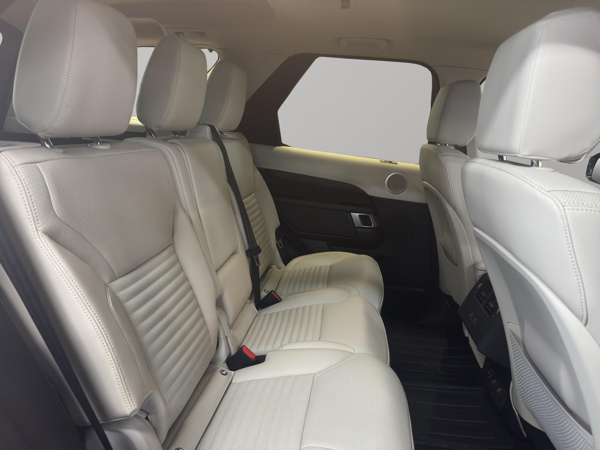 LAND ROVER Discovery 3.0 D I6 300 S-image-11