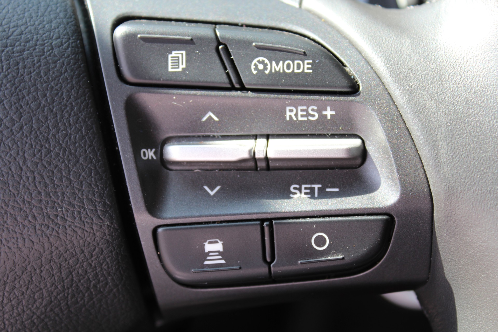 HYUNDAI Kona 1.6 GDi HEV Vertex DCT-image-16