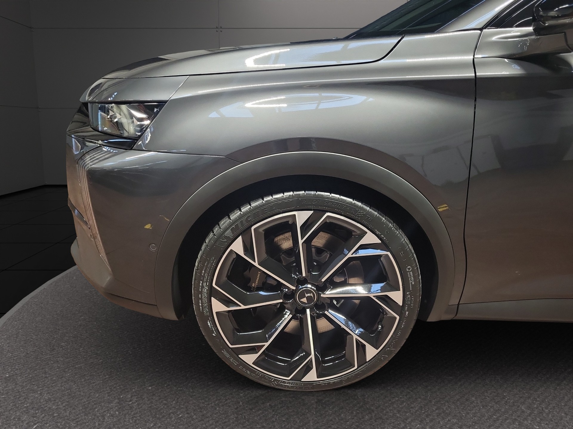 DS AUTOMOBILES DS7 E-Tense 4x4 Performance-image-3