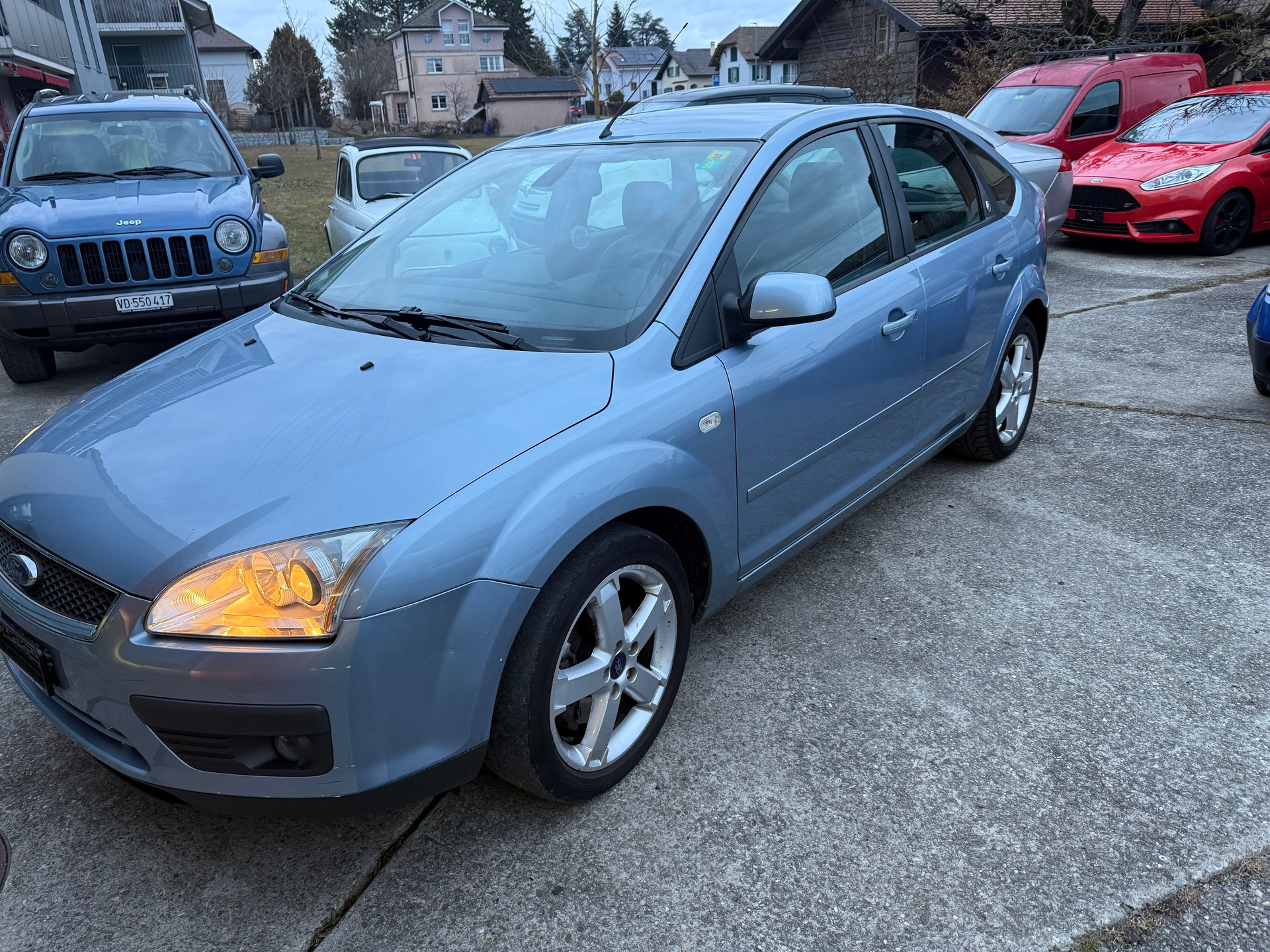 FORD Focus 2.0 TDCi Titanium-showroom-element-3