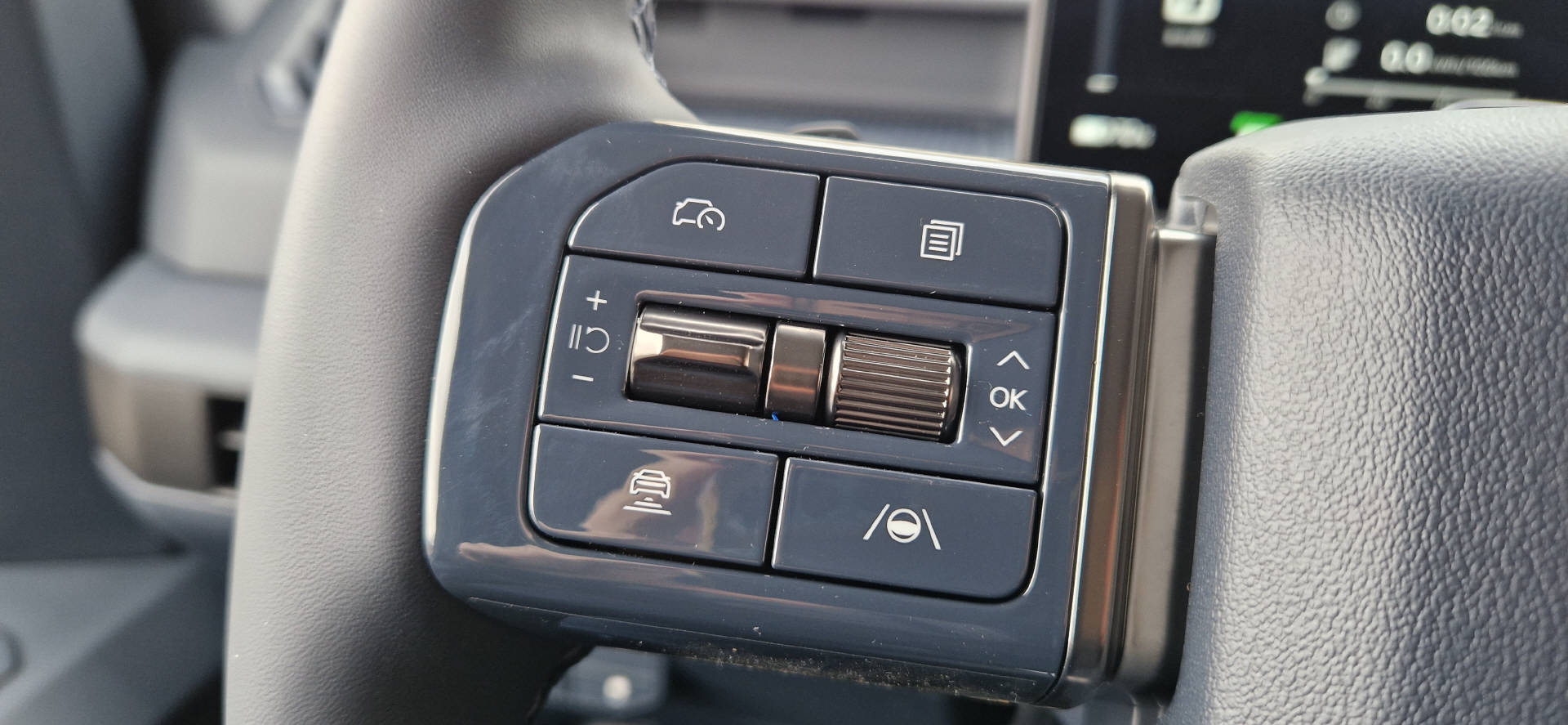 KIA PV5 Cargo 71.2 kWh Plus L2H1 3Door-image-12