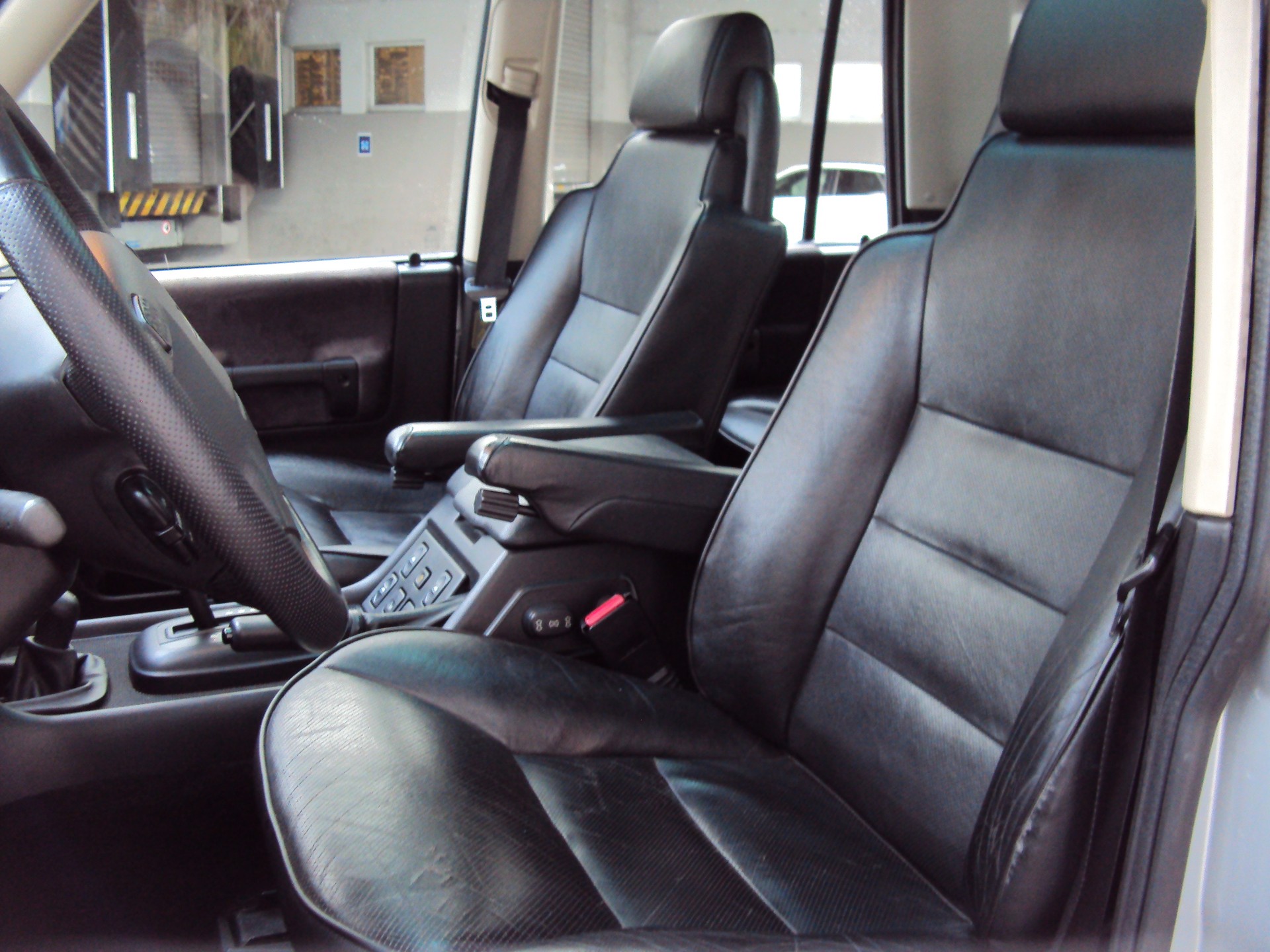 LAND ROVER Discovery 2.5 Td5 HSE-image-9