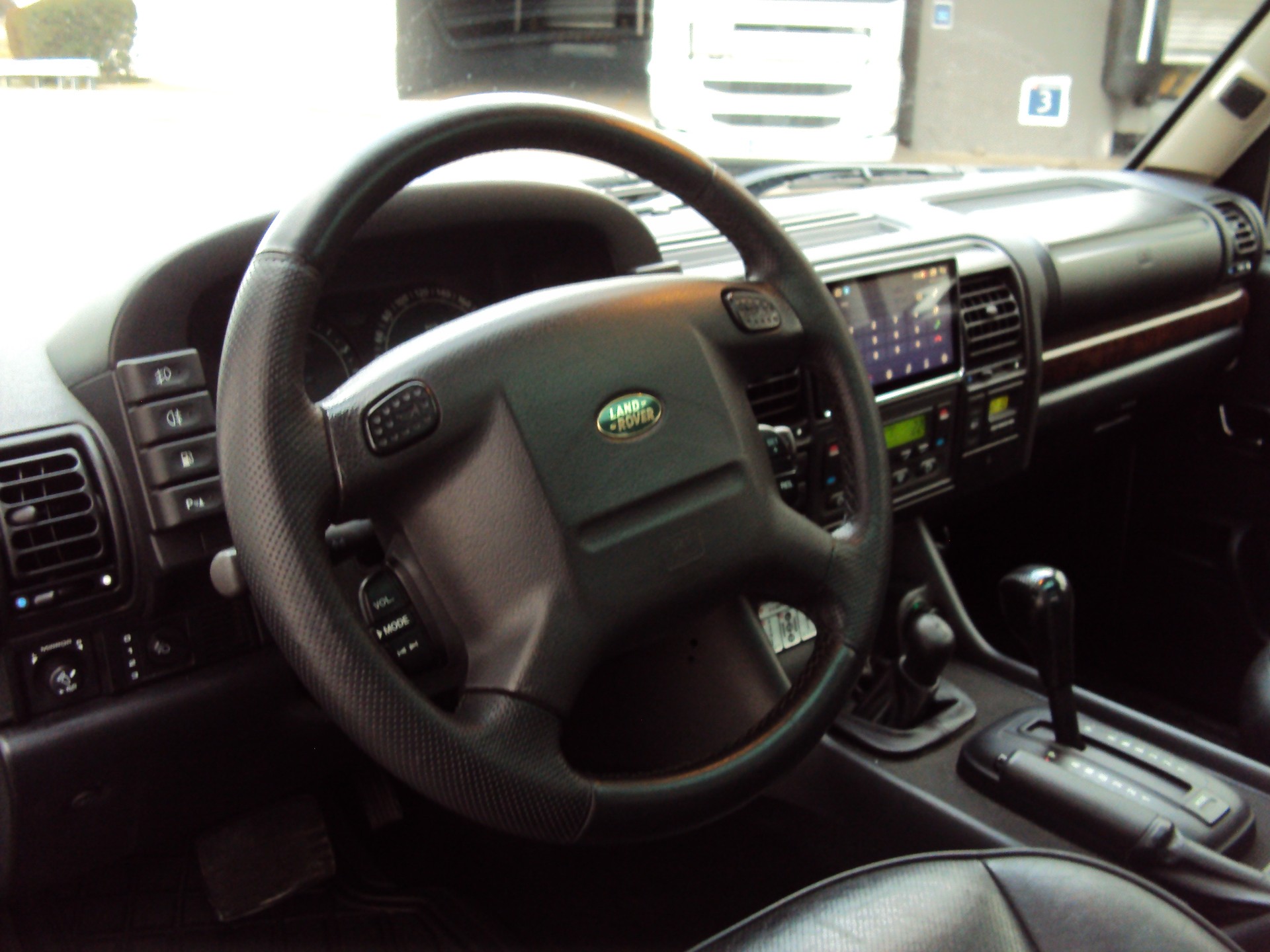 LAND ROVER Discovery 2.5 Td5 HSE-image-10