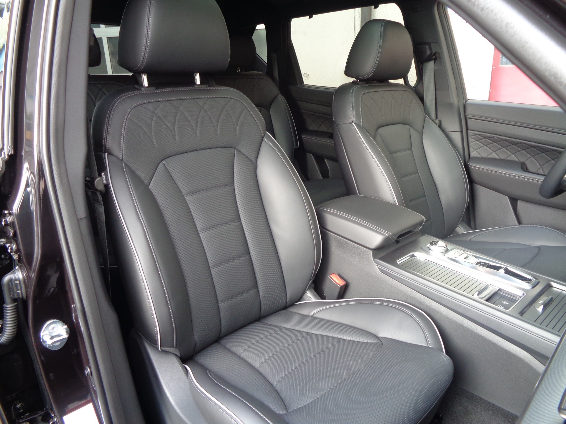 KGM-SsangYong Rexton 2.2 CRDi Blackline 4WD AT-image-8