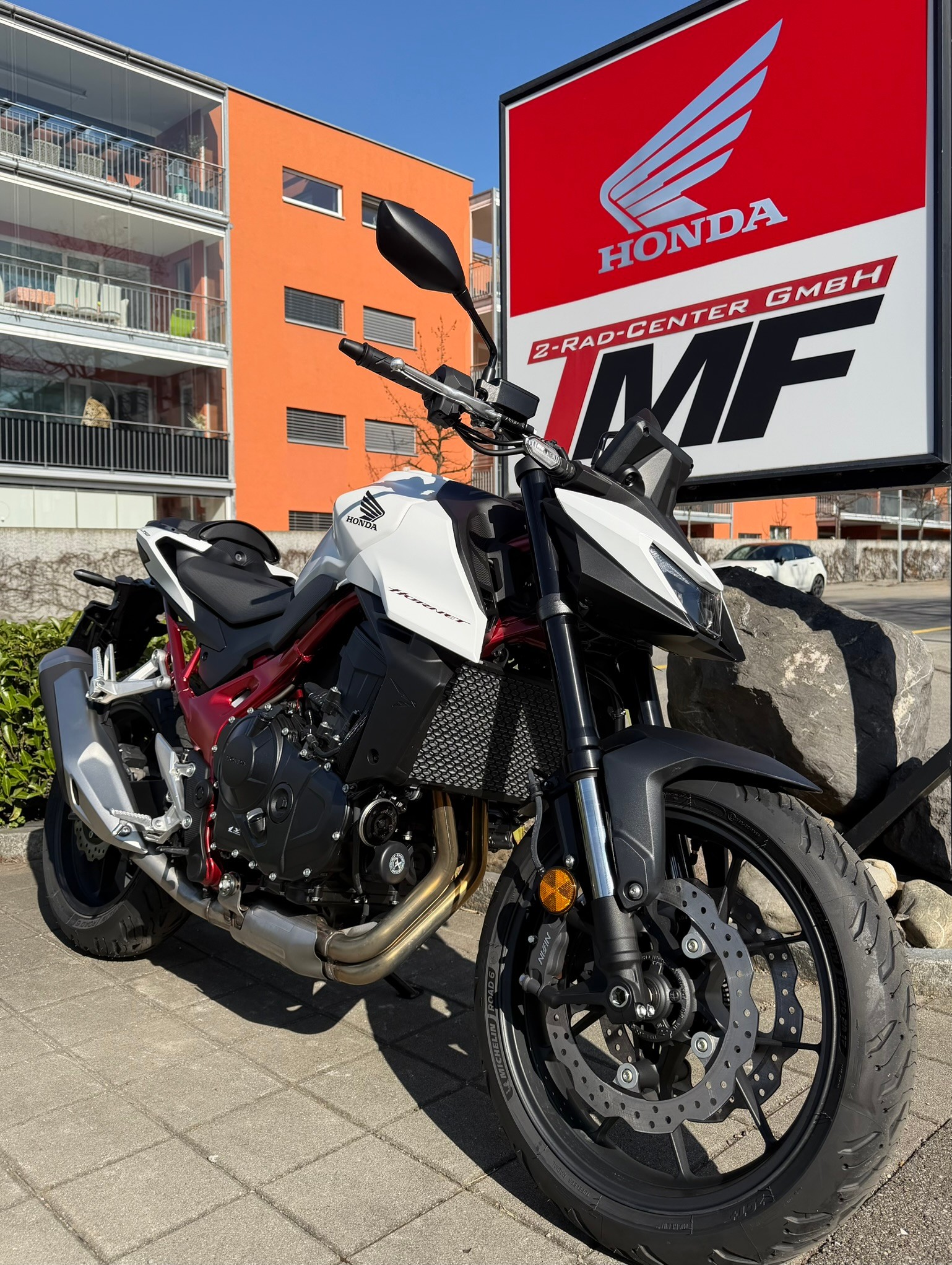 HONDA CB 750 Hornet-showroom-element-1