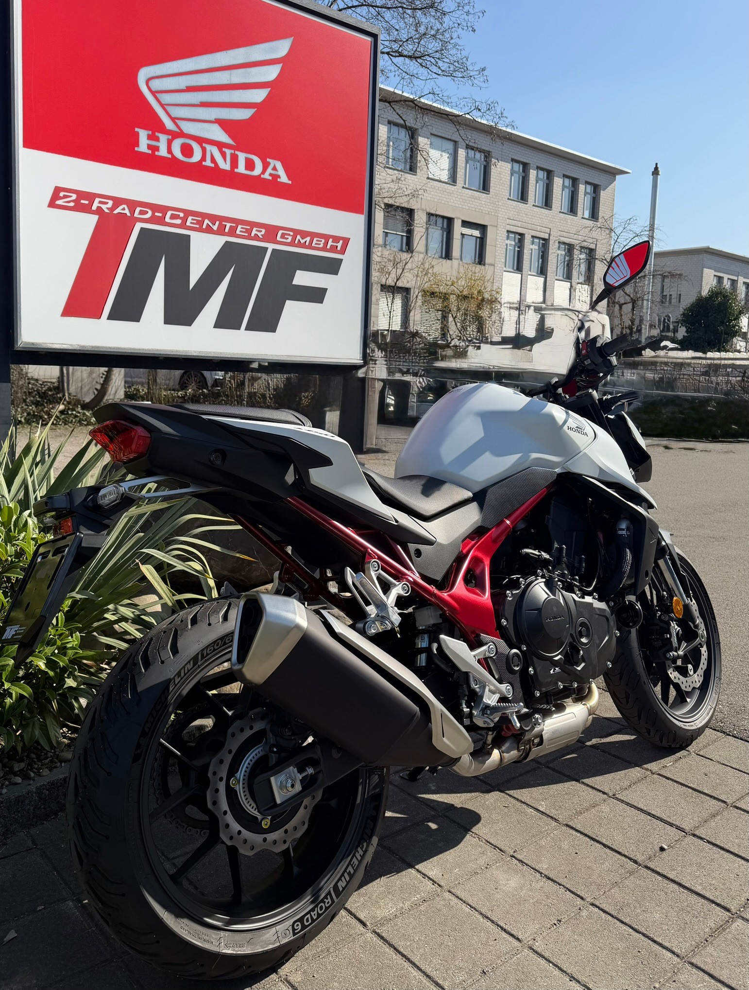 HONDA CB 750 Hornet-showroom-element-2