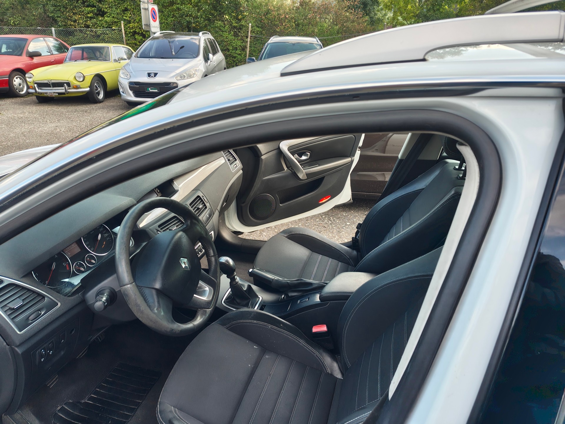 RENAULT Laguna Grandtour 1.5 dCi Expression-image-7