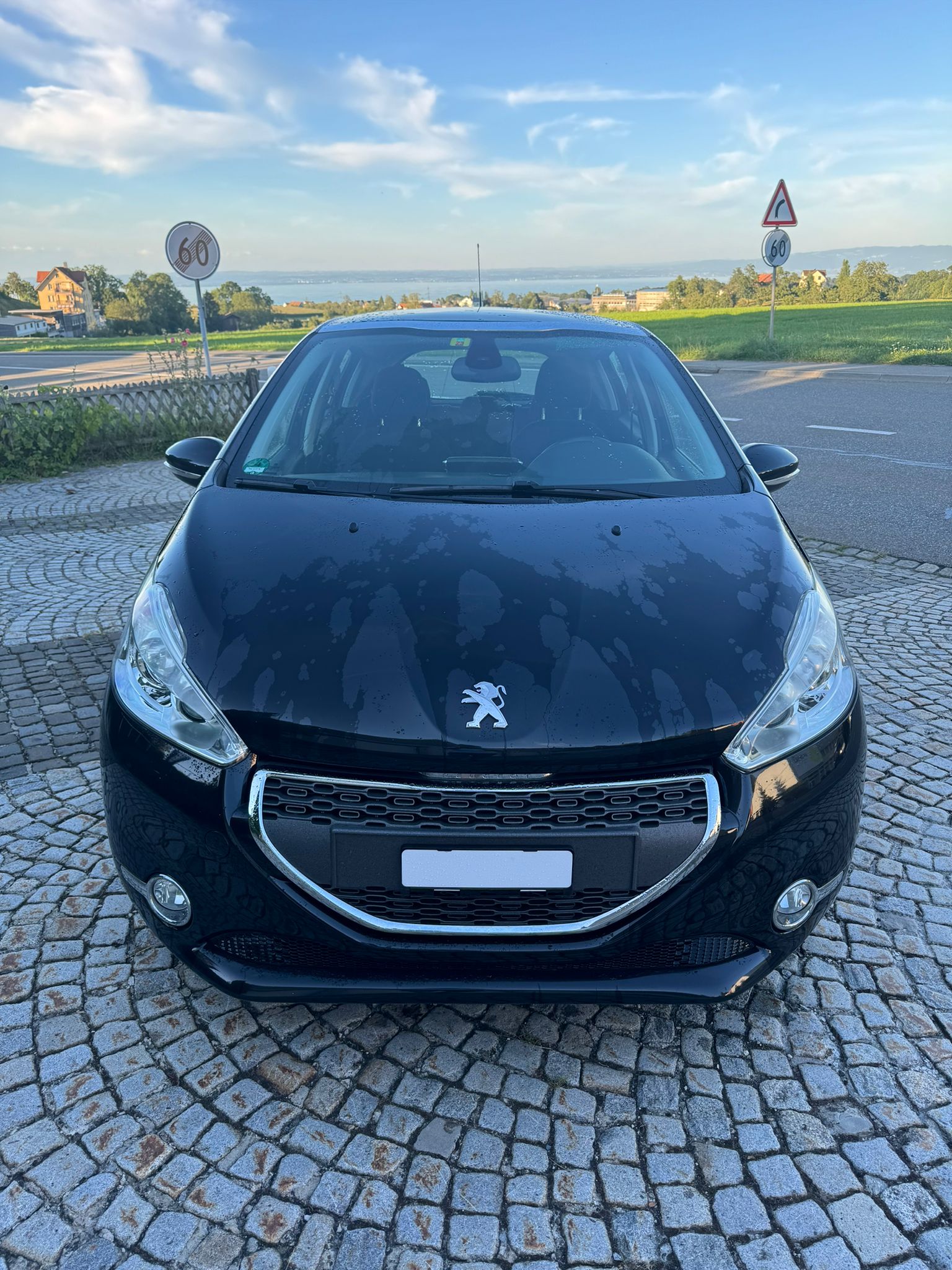 PEUGEOT 208 1.6 VTI Allure-image-1