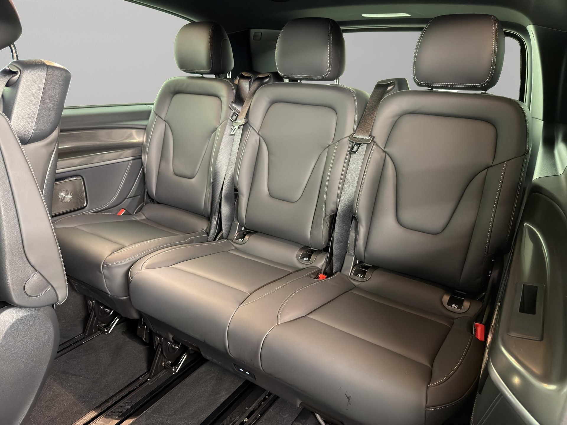 MERCEDES-BENZ V 300 d Exclusive extra lang Van-image-10