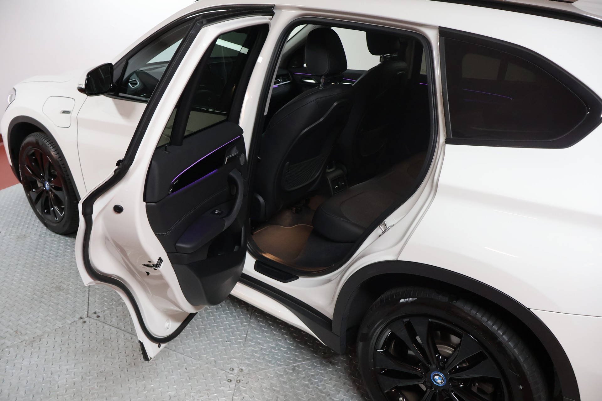 BMW X1 xDrive 25e Sport Line Steptronic-image-15