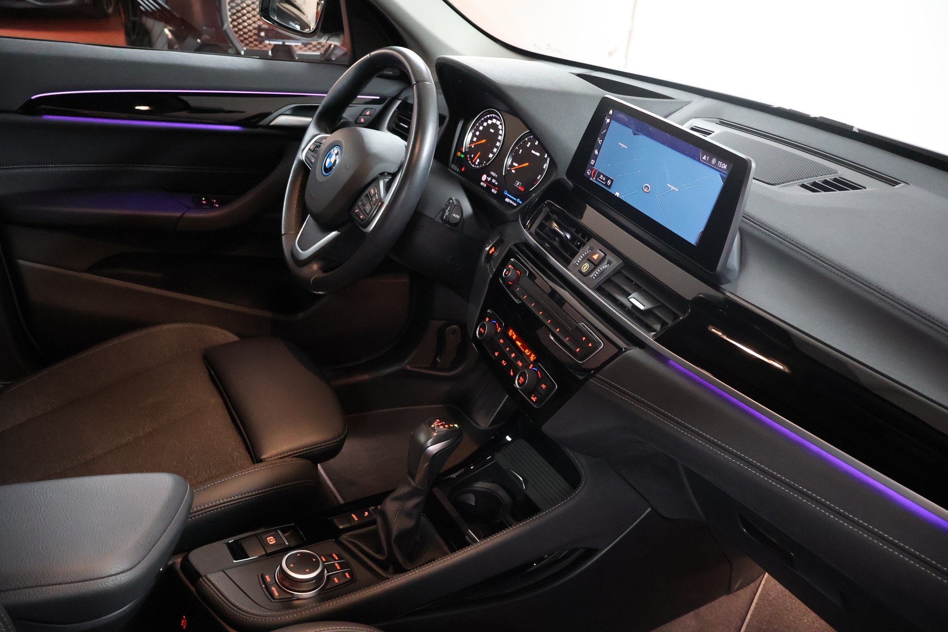 BMW X1 xDrive 25e Sport Line Steptronic-image-11