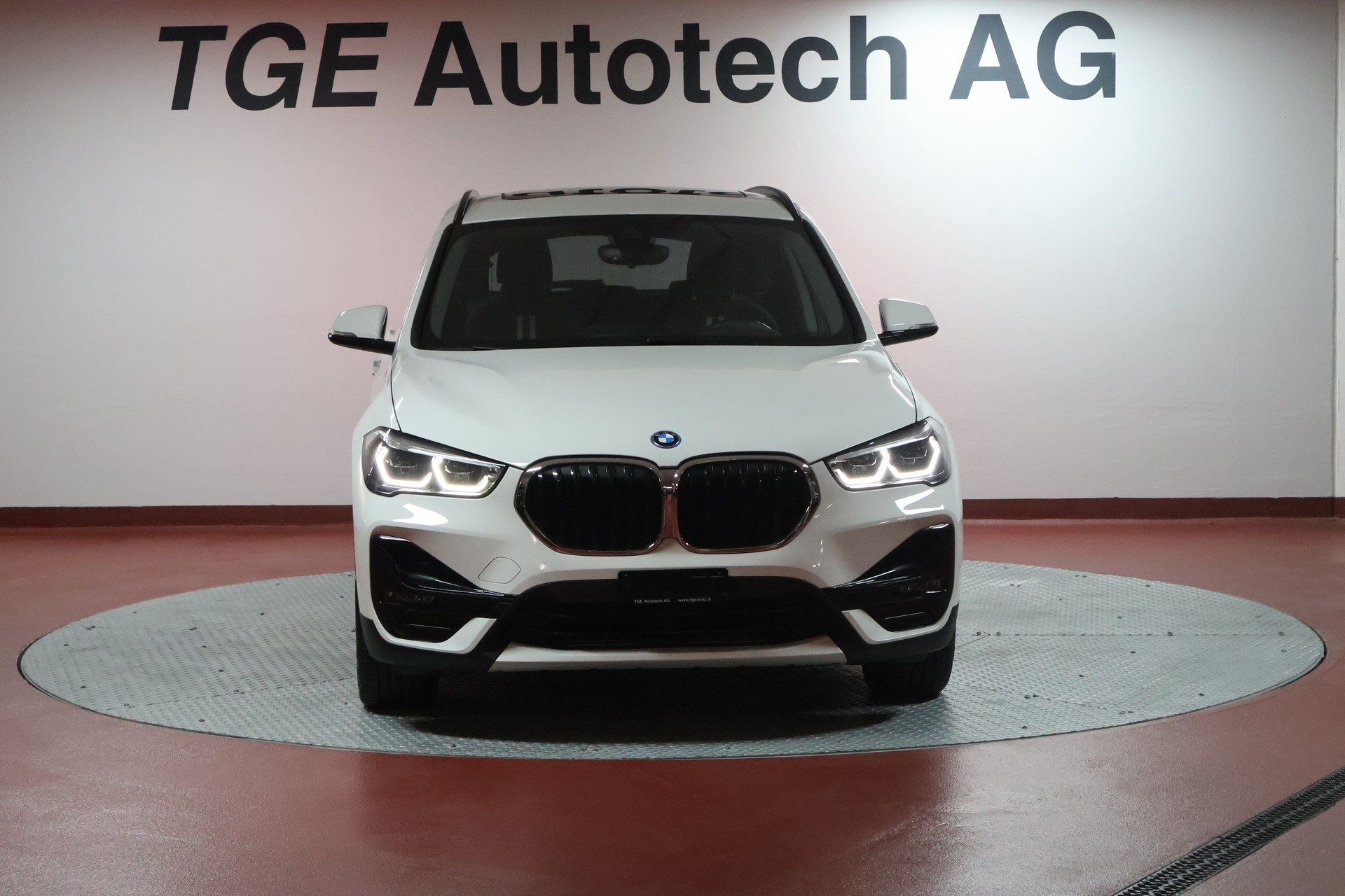 BMW X1 xDrive 25e Sport Line Steptronic-image-1