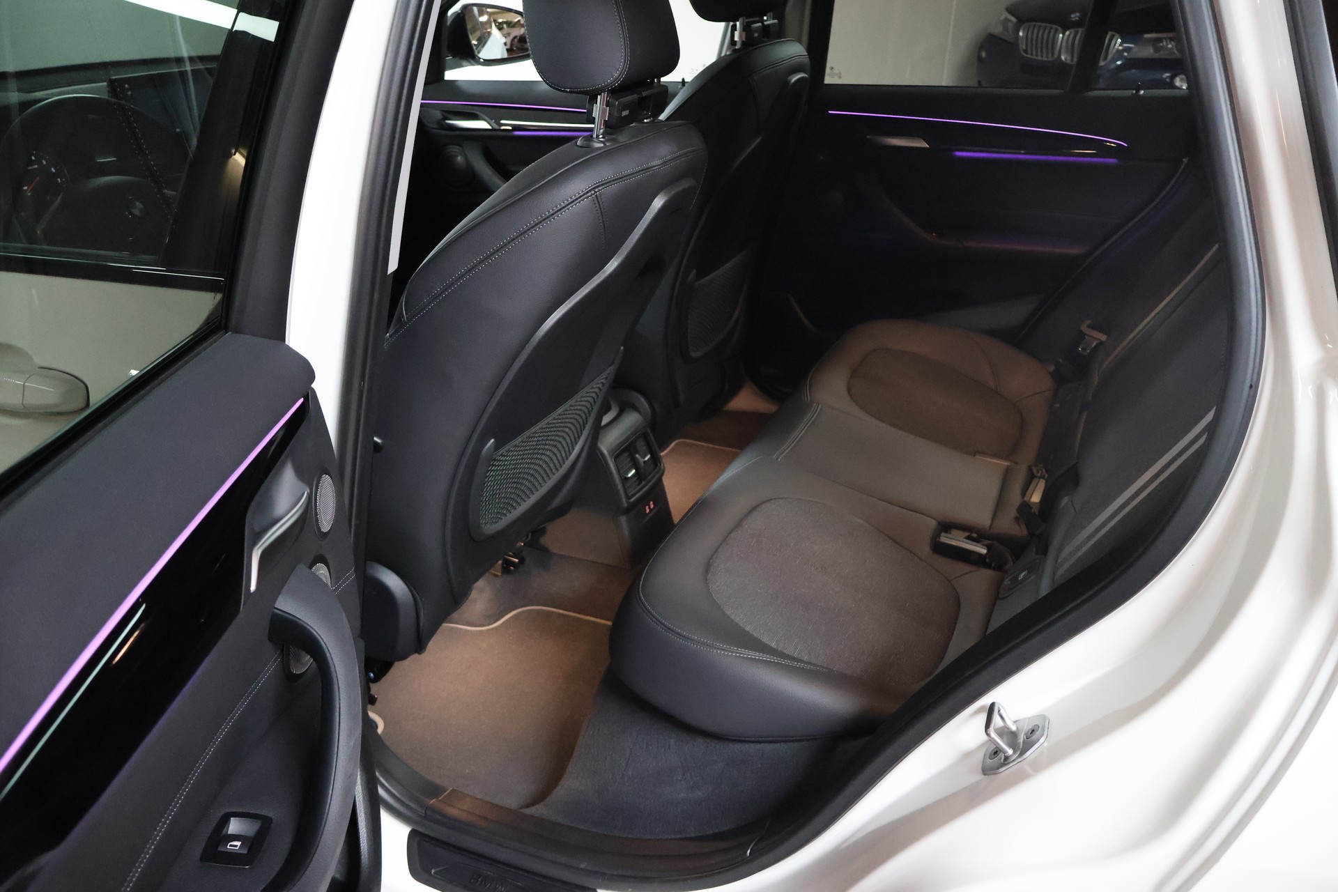 BMW X1 xDrive 25e Sport Line Steptronic-image-16