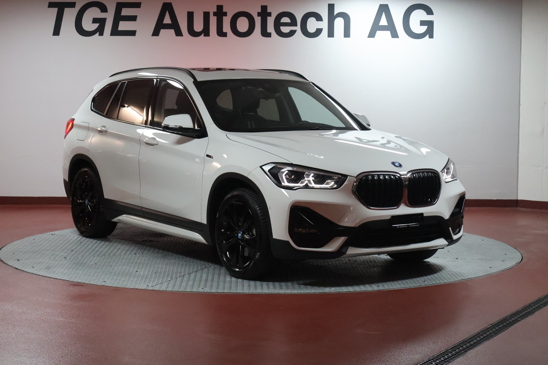 BMW X1 xDrive 25e Sport Line Steptronic-image-2