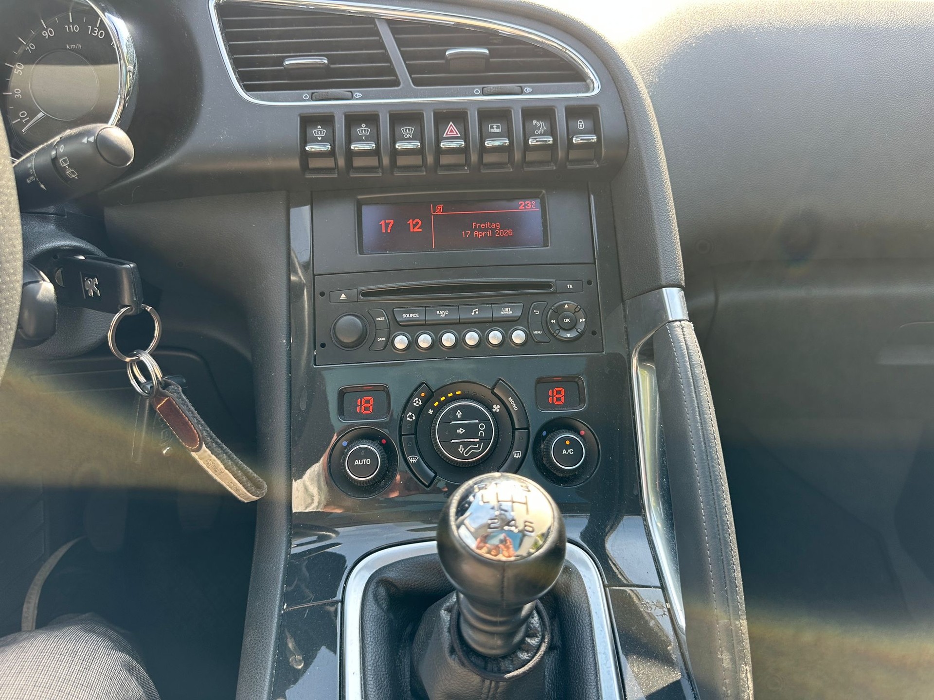 PEUGEOT 3008 1.6 16V T Active-image-9