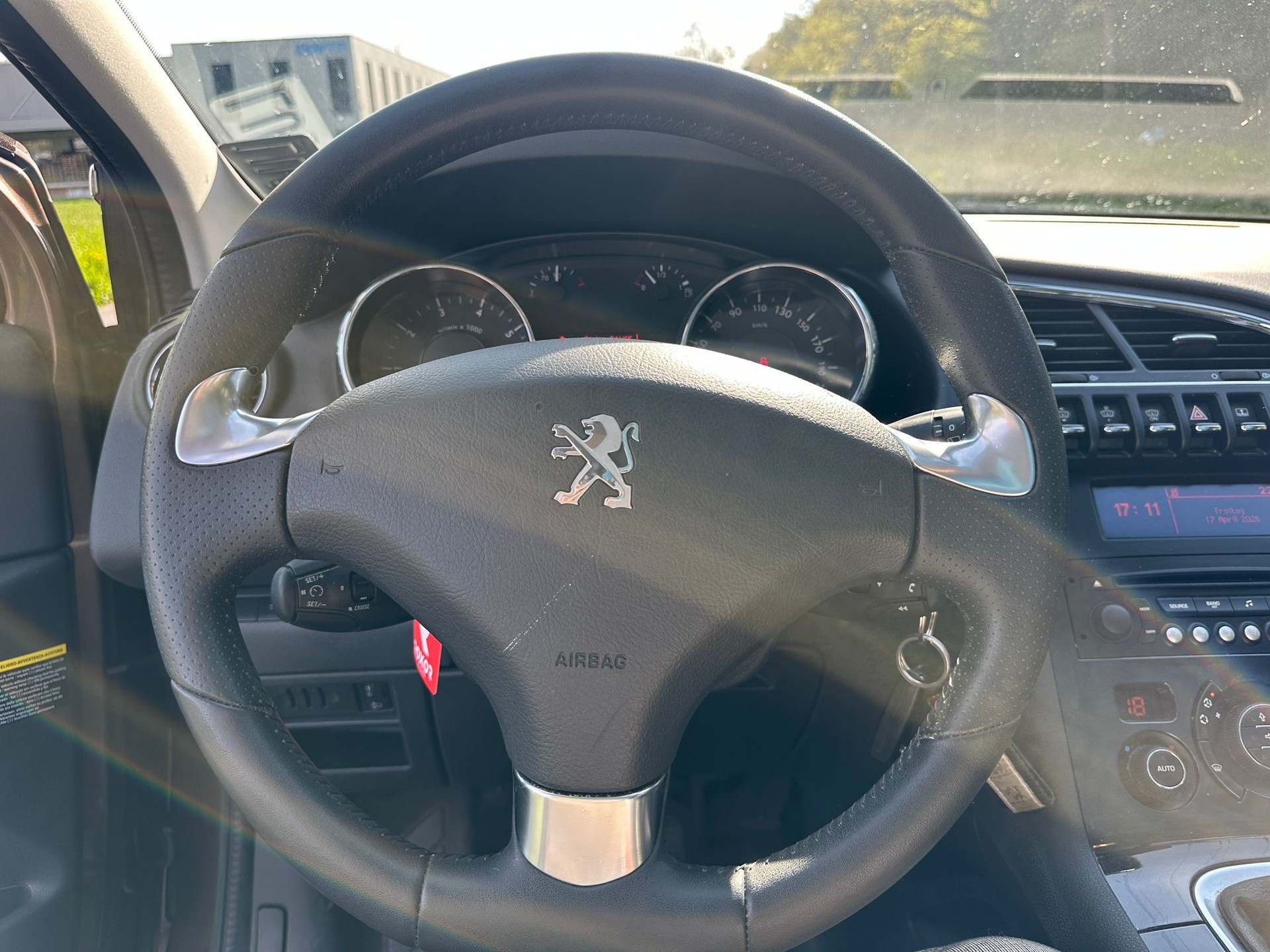 PEUGEOT 3008 1.6 16V T Active-image-6