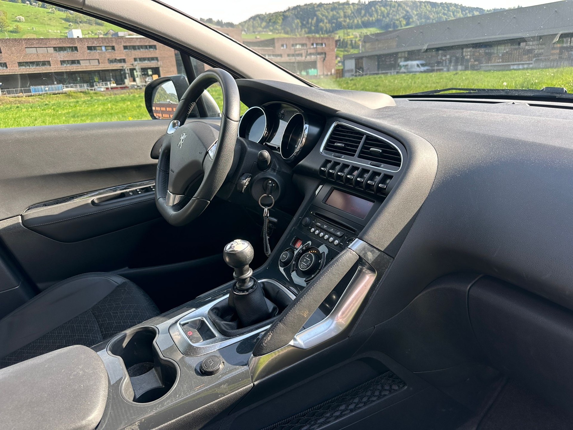 PEUGEOT 3008 1.6 16V T Active-image-8