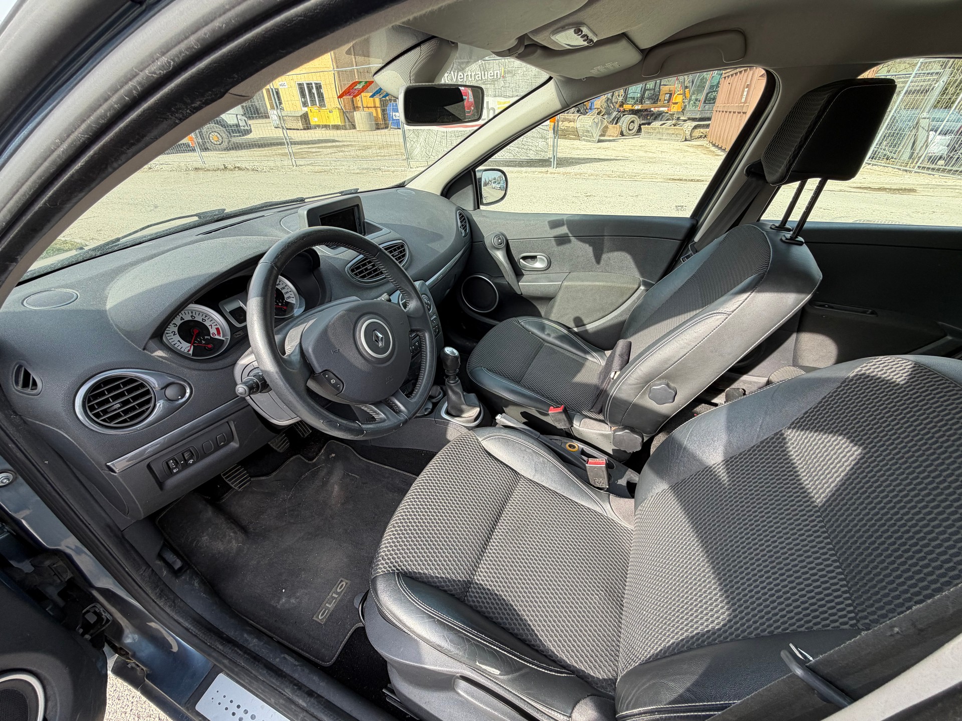 RENAULT Clio Grandtour 1.6 16V Dynamique-image-7