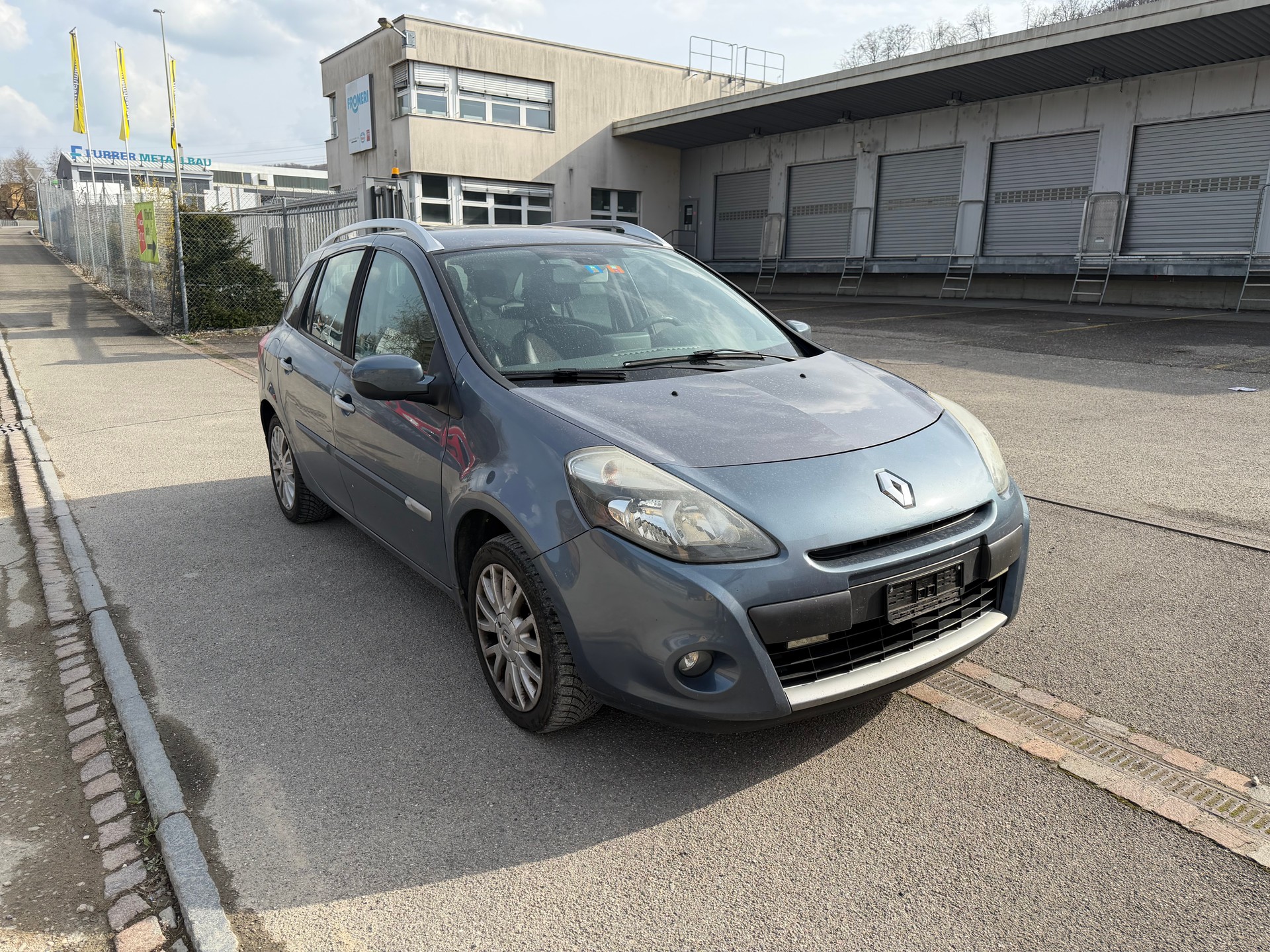 RENAULT Clio Grandtour 1.6 16V Dynamique-image-3
