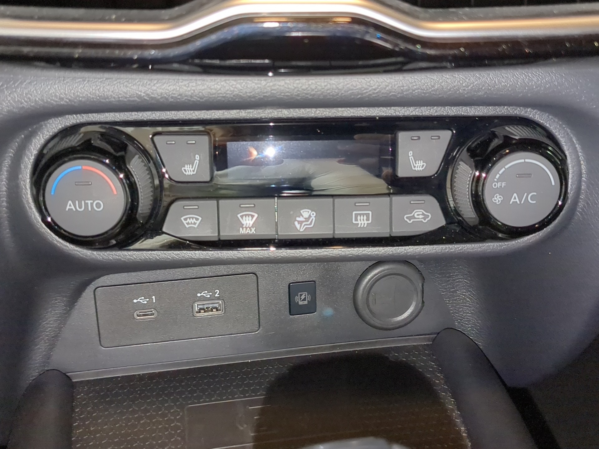 NISSAN Juke 1.6 FHEV Tekna-image-19