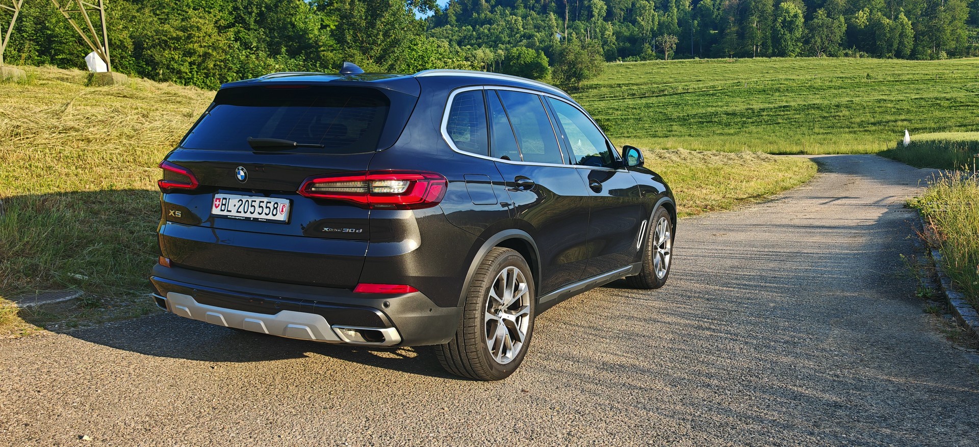 BMW 30d xDrive XLine Steptronic Luftfederung-image-3