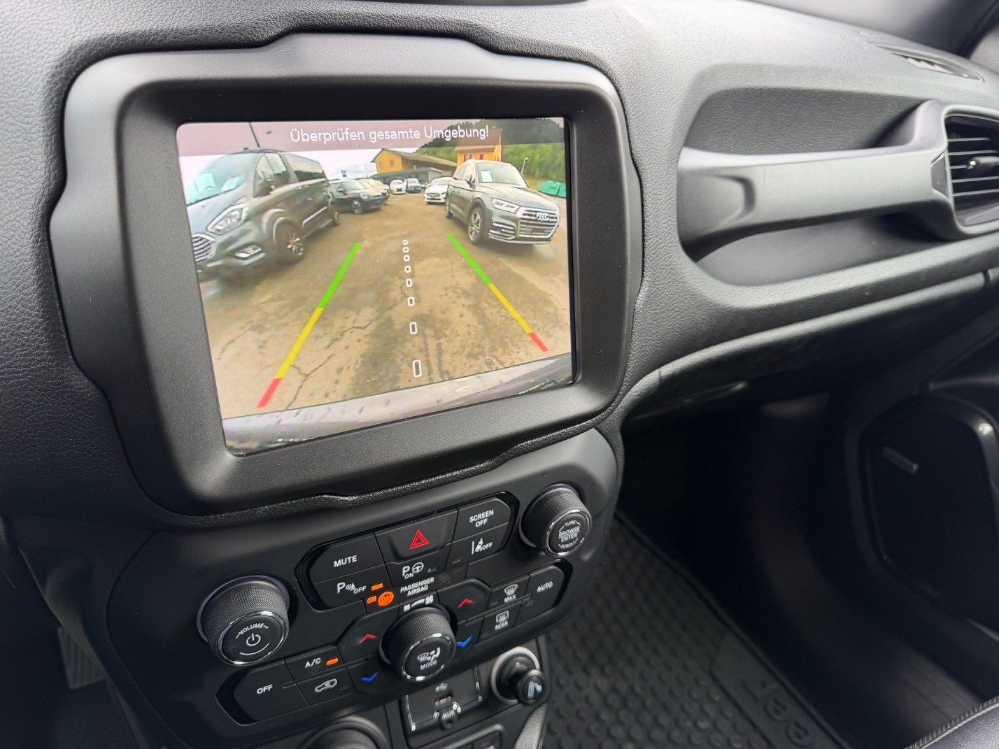 JEEP Renegade 1.3 T PHEV S AWD-image-10